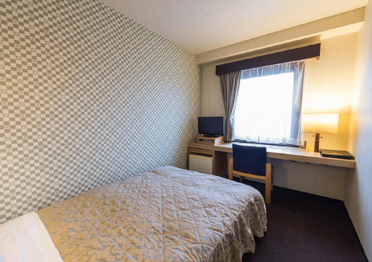 Double Room with Small Double Bed - Non-Smoking photo 2