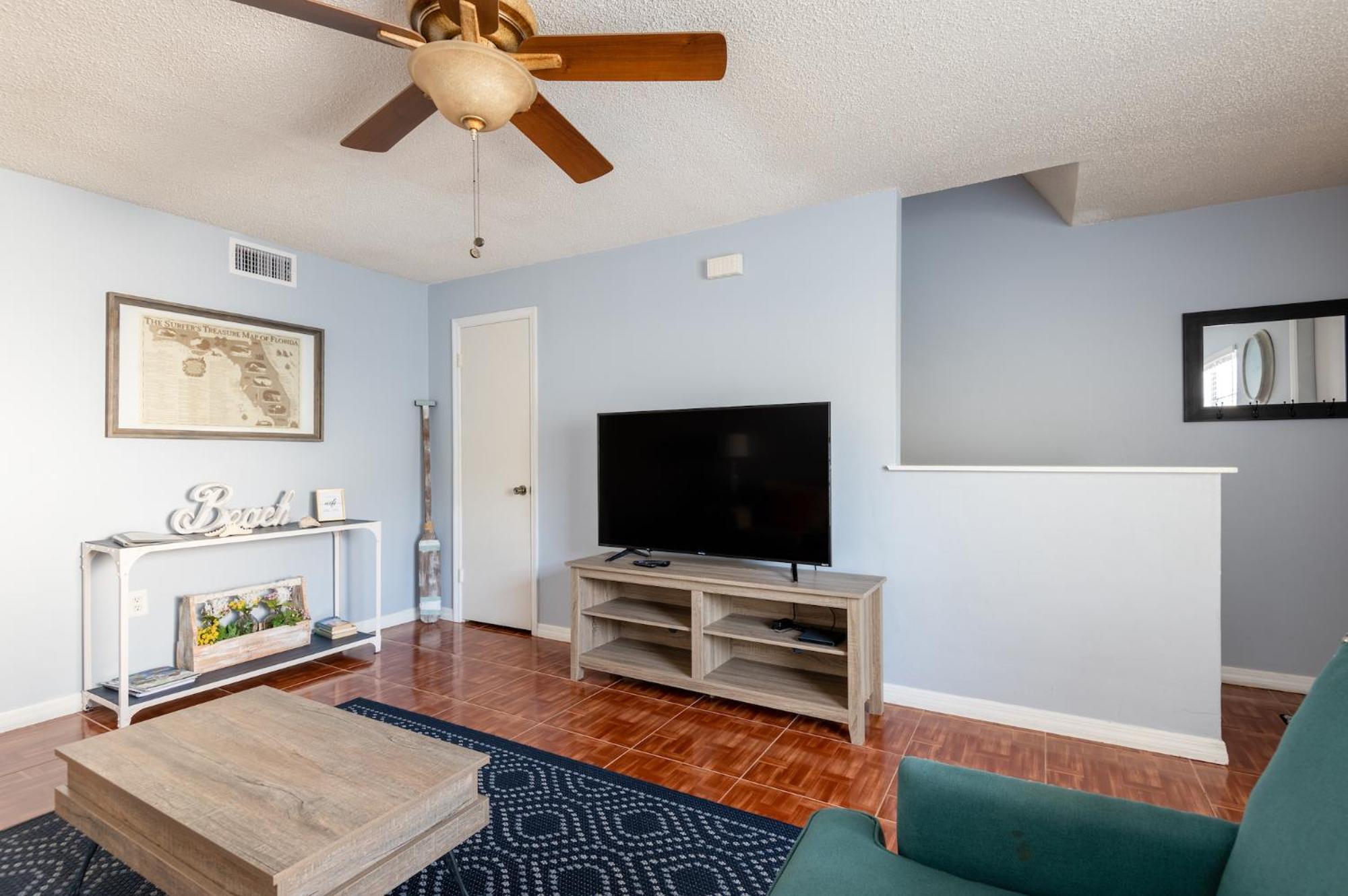 Apartment with Terrace - Photo 22