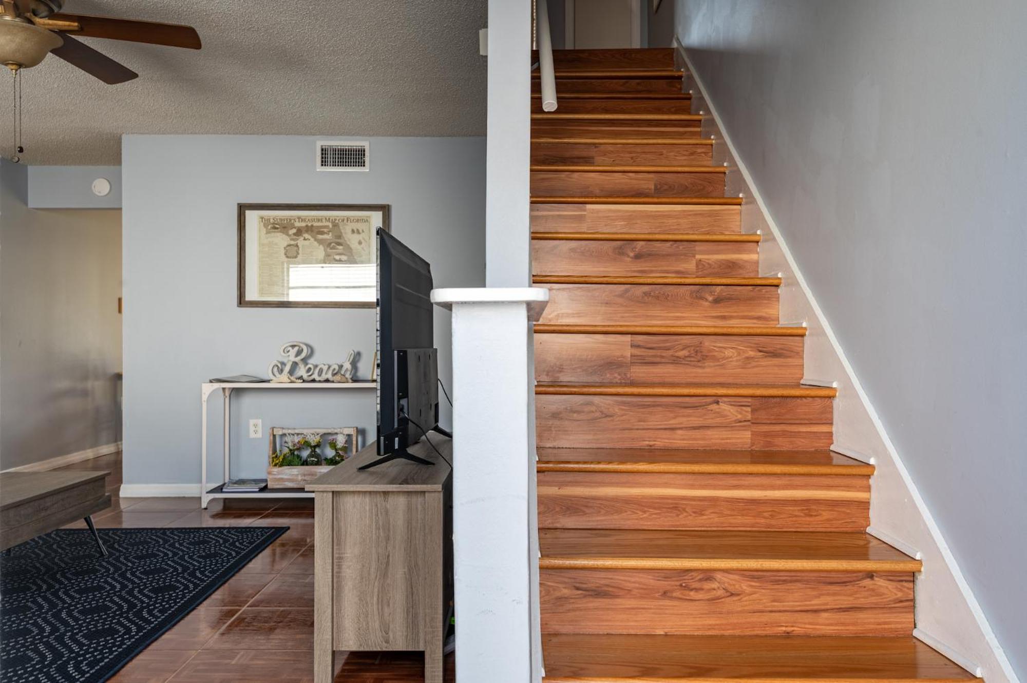 Apartment with Terrace - Photo 20