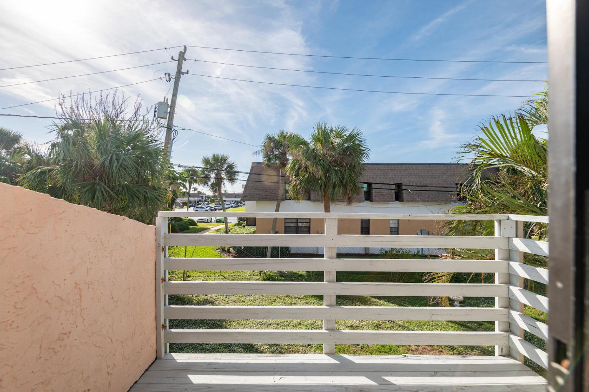 Apartment with Terrace - Photo 16