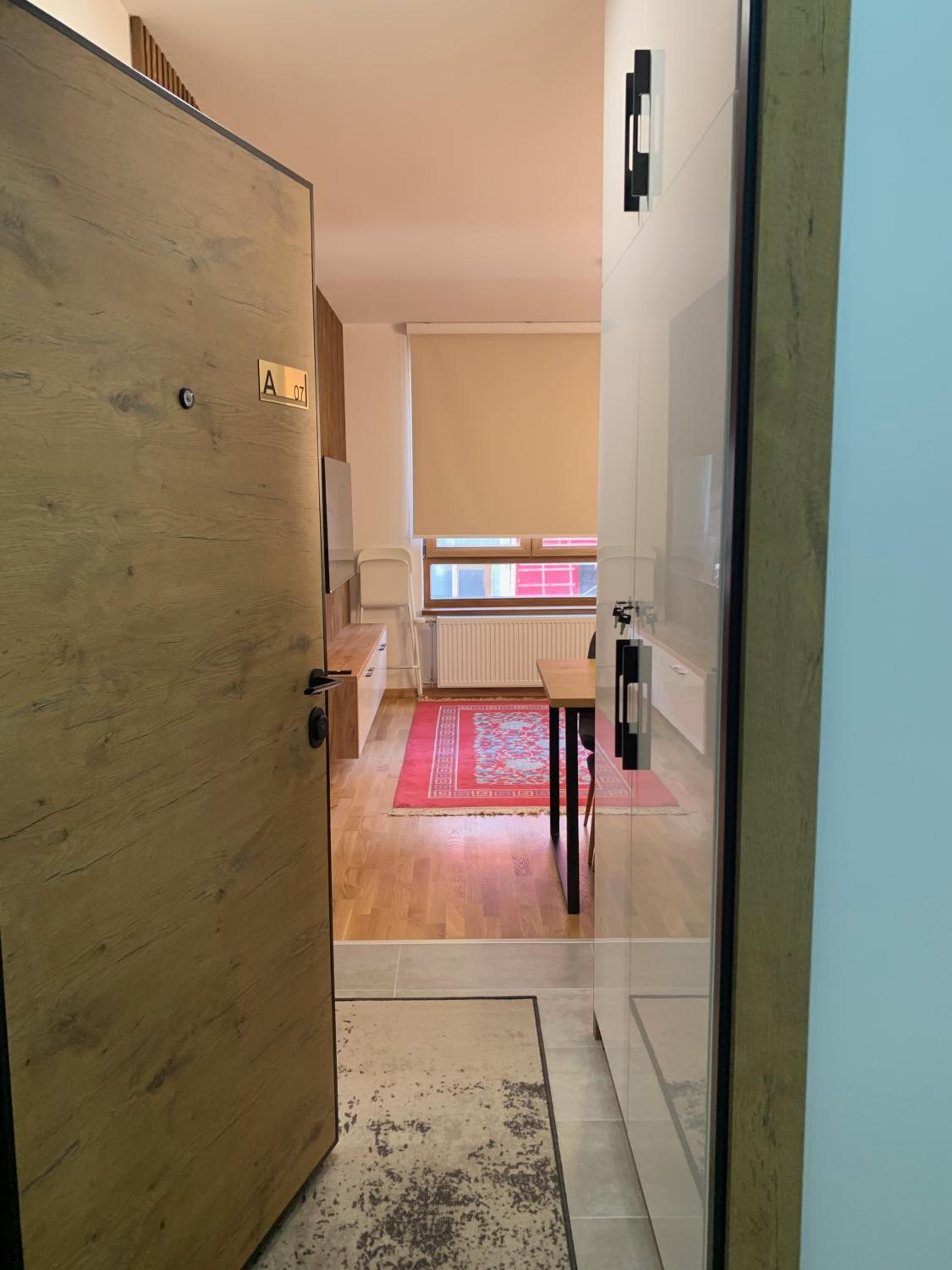 One-Bedroom Apartment photo 1