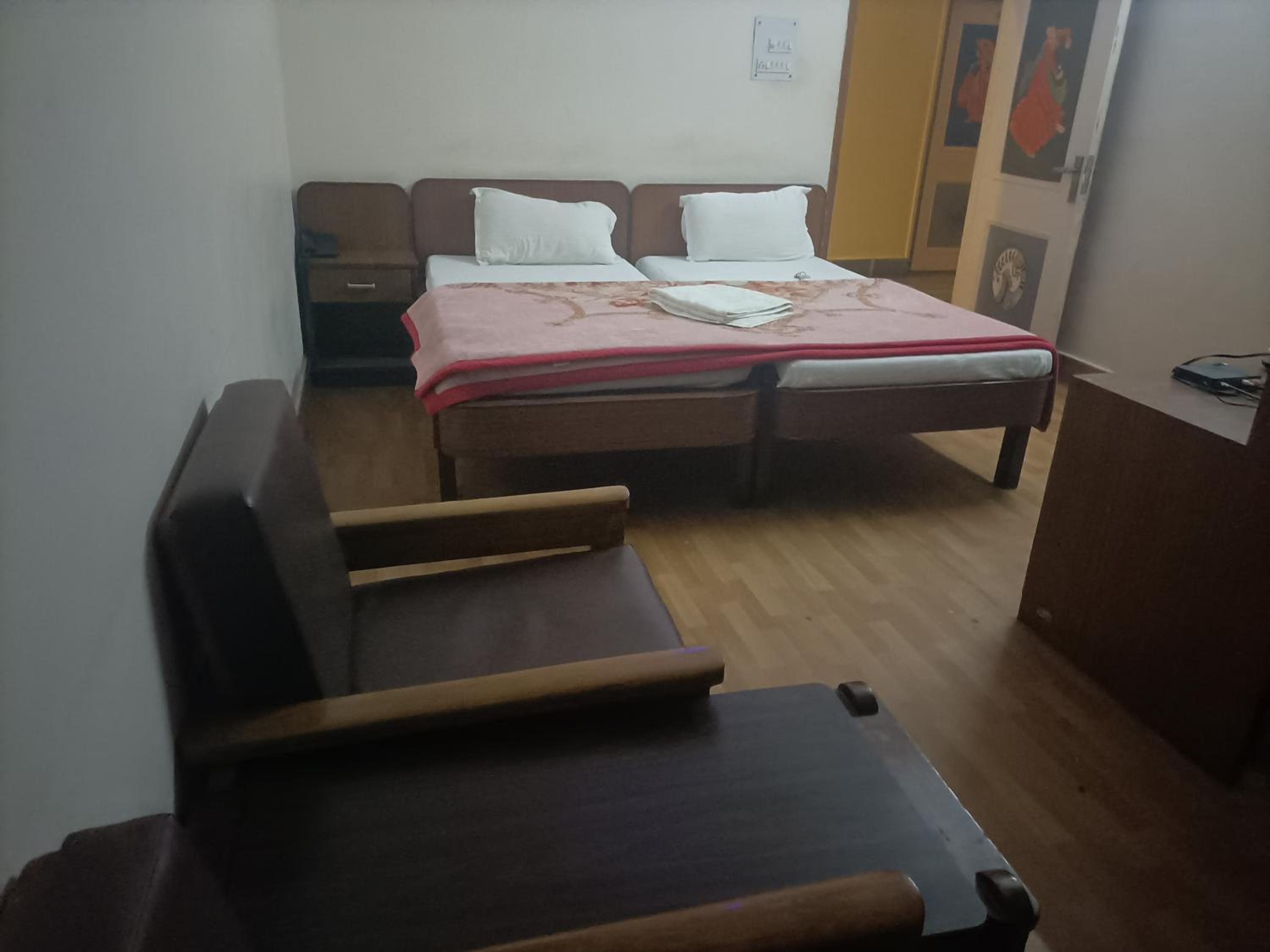 Standard Double Room With Fan photo 3