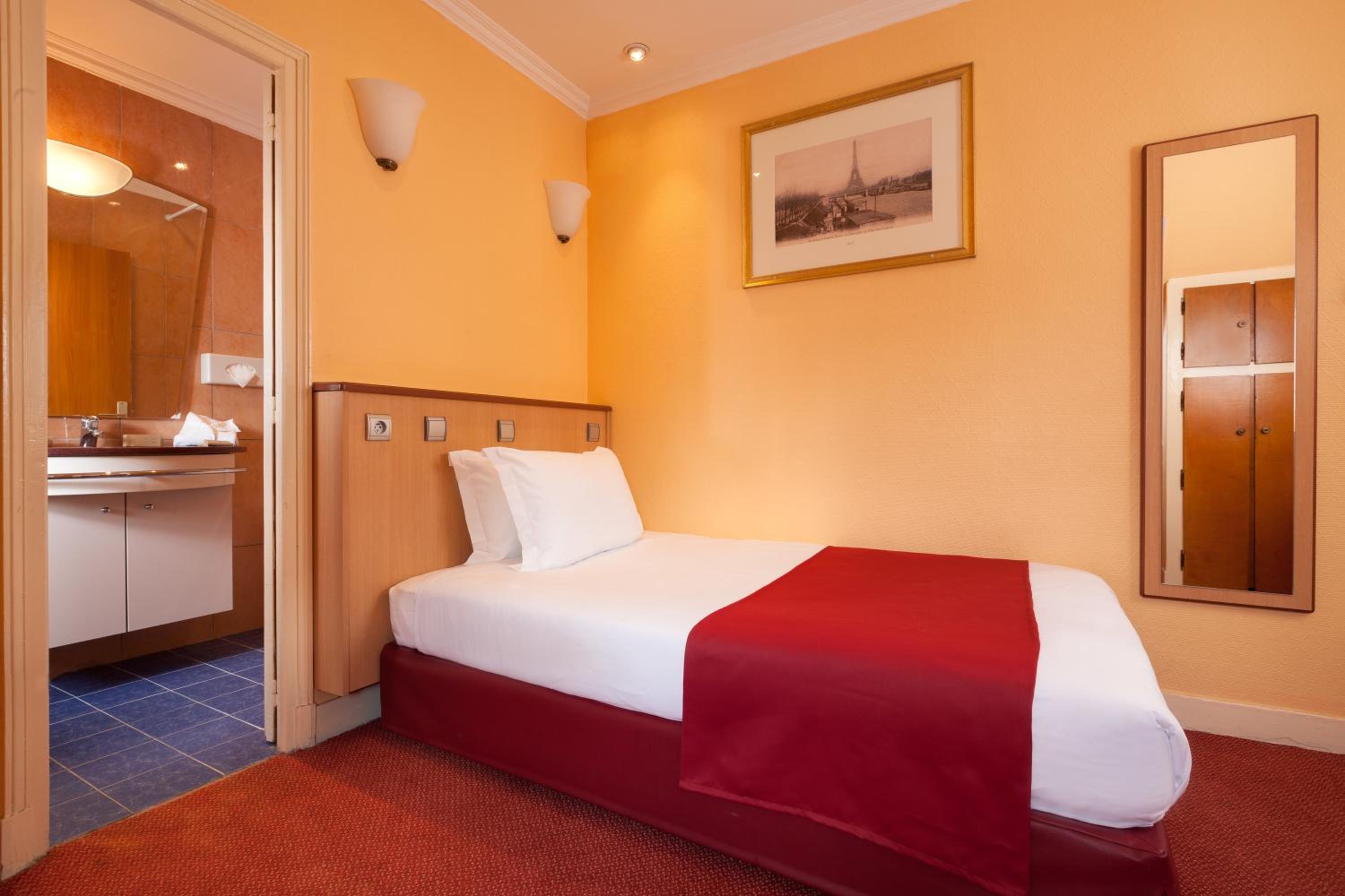 Single Room photo 2