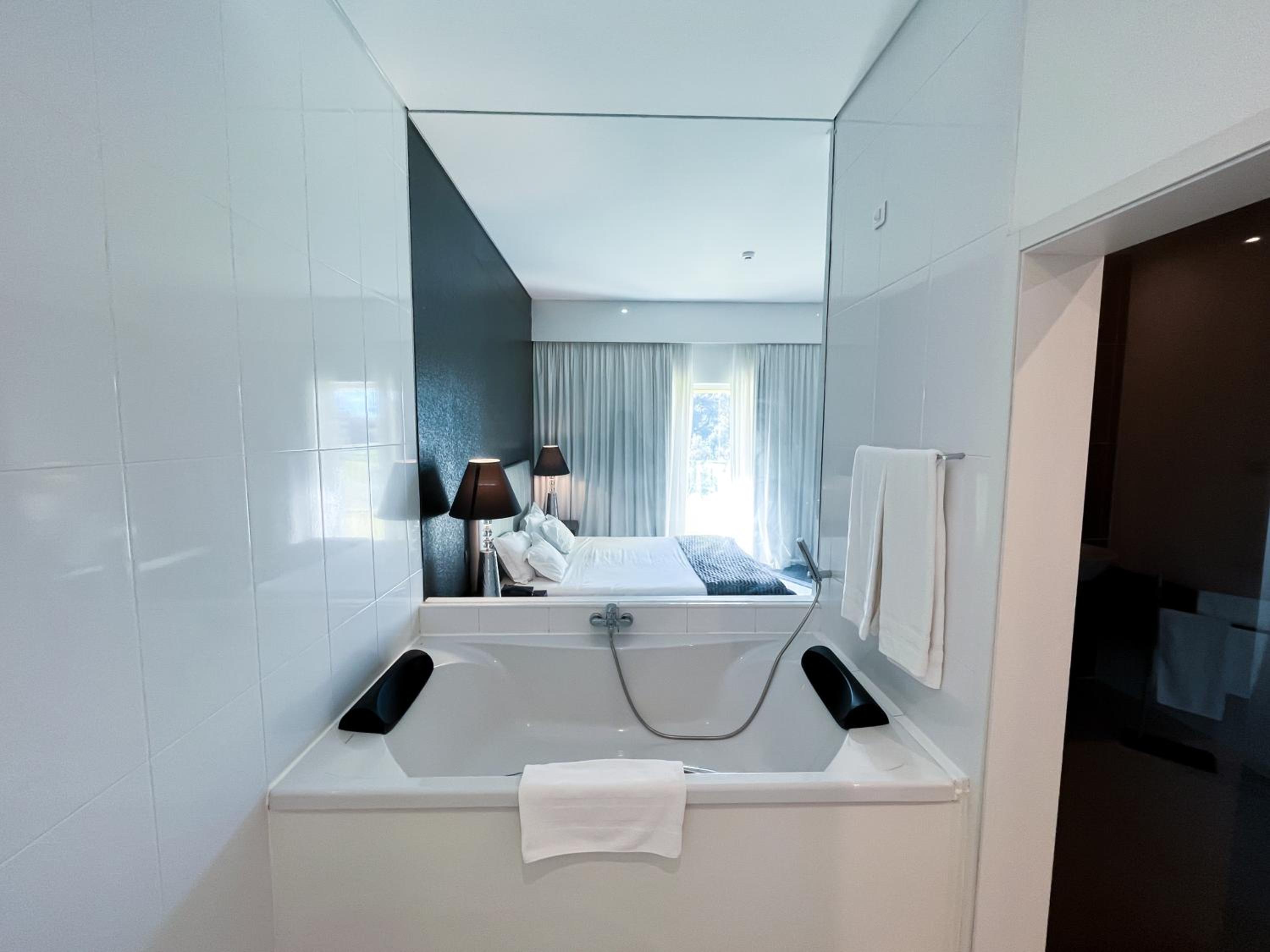 Standard Suite - Photo 8