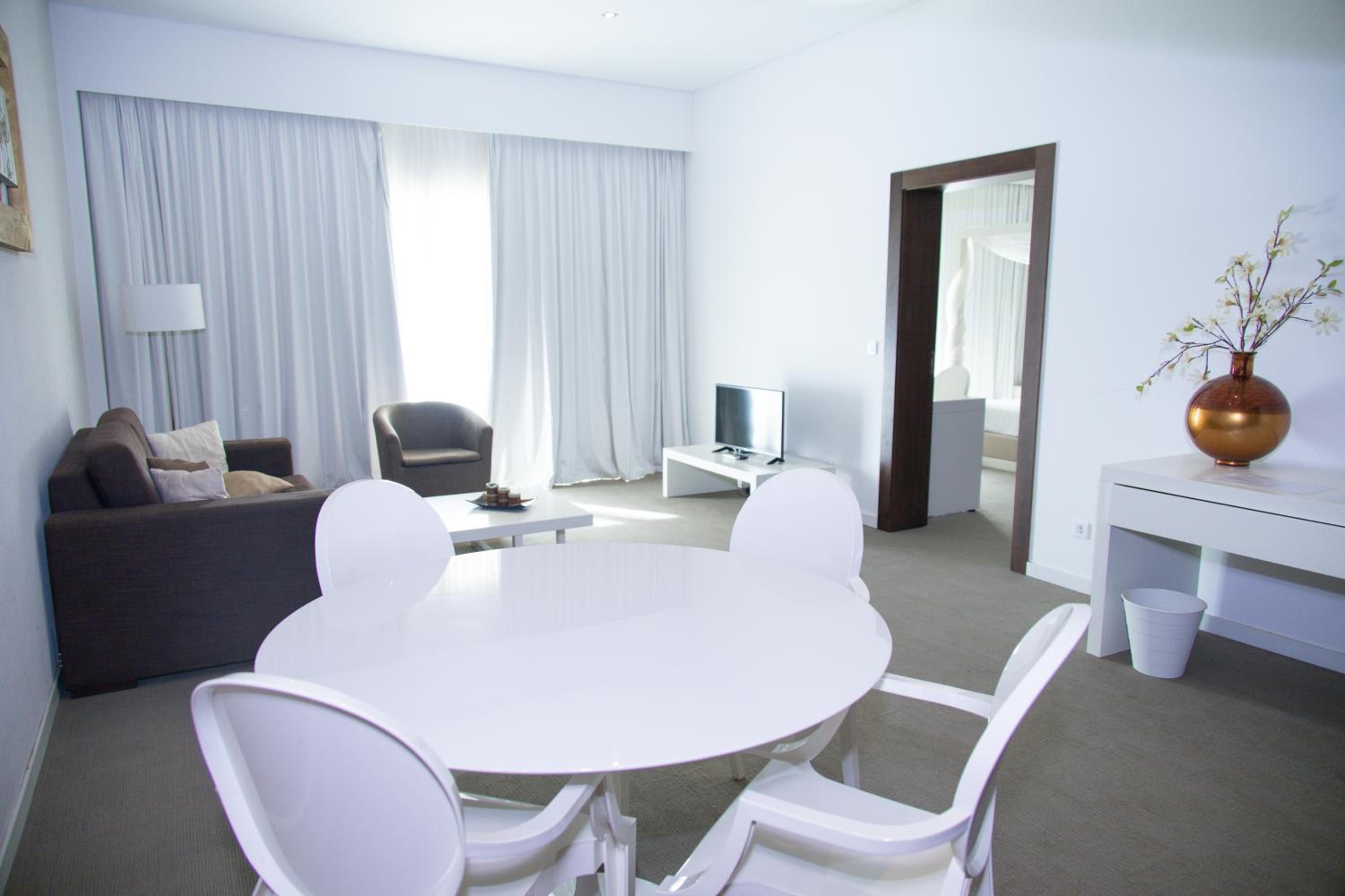 Standard Suite - Photo 6