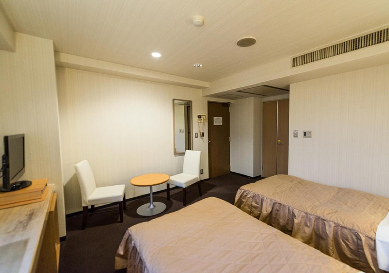 Twin Room - Smoking photo 3