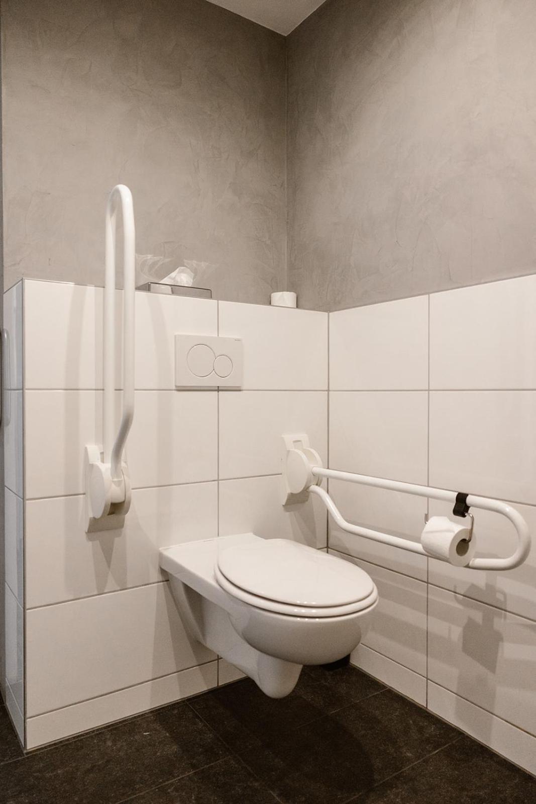 Double Room - Disability Access photo 3