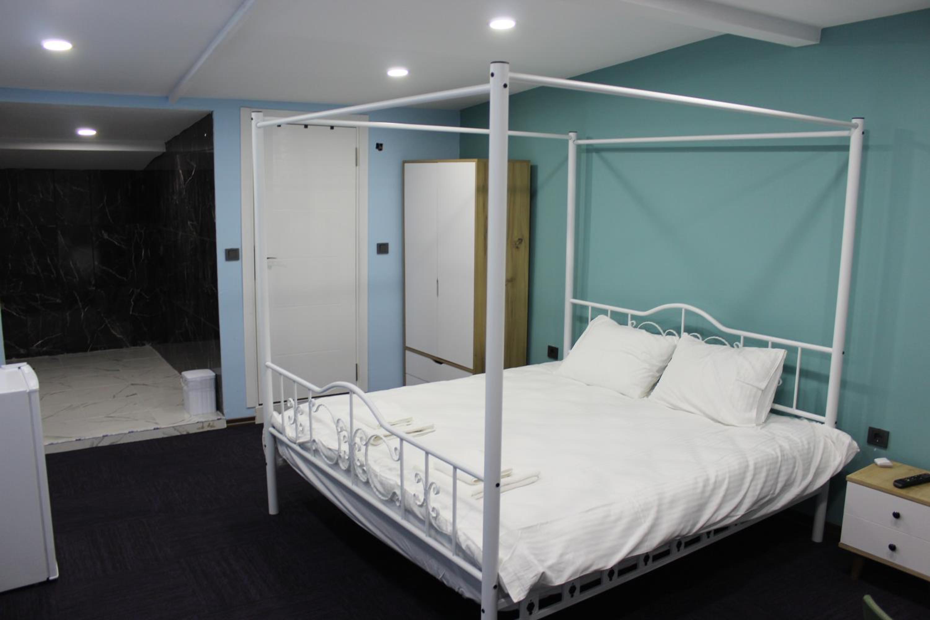 Deluxe Double Room with Bath photo 1