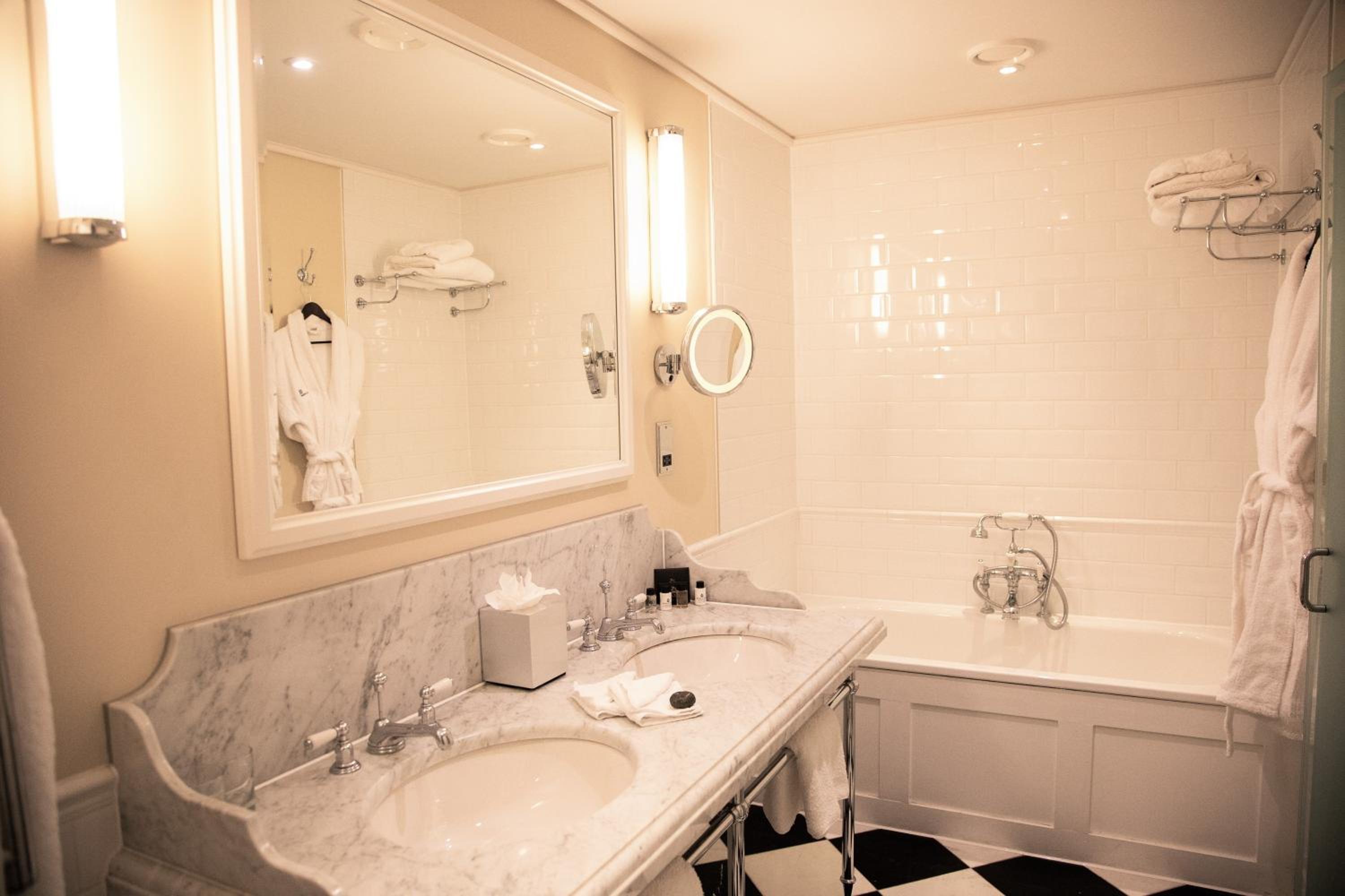 Classic Double Room - Photo 5