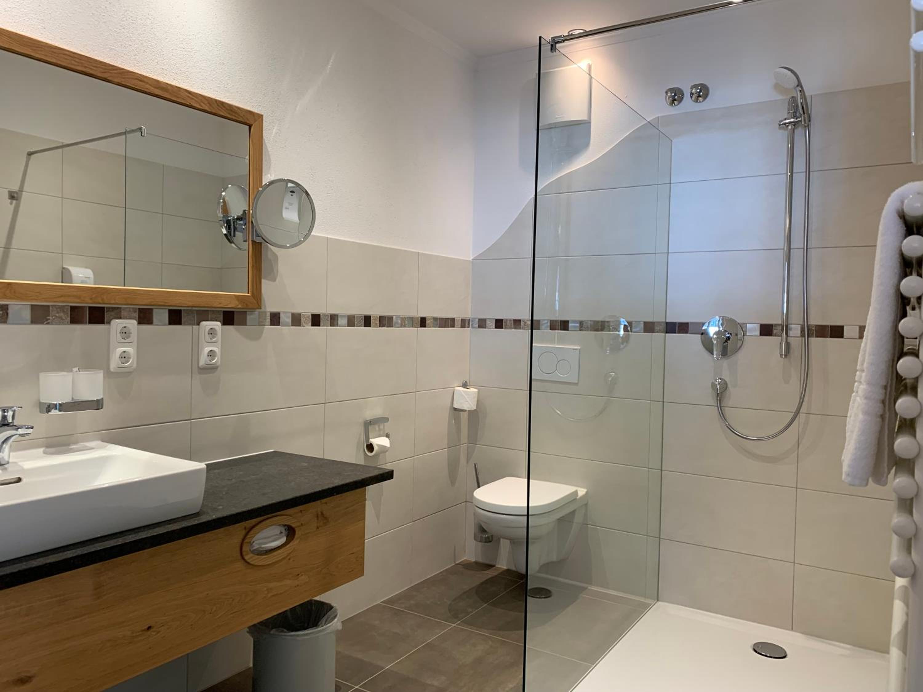 Deluxe Double Room with Balcony photo 2