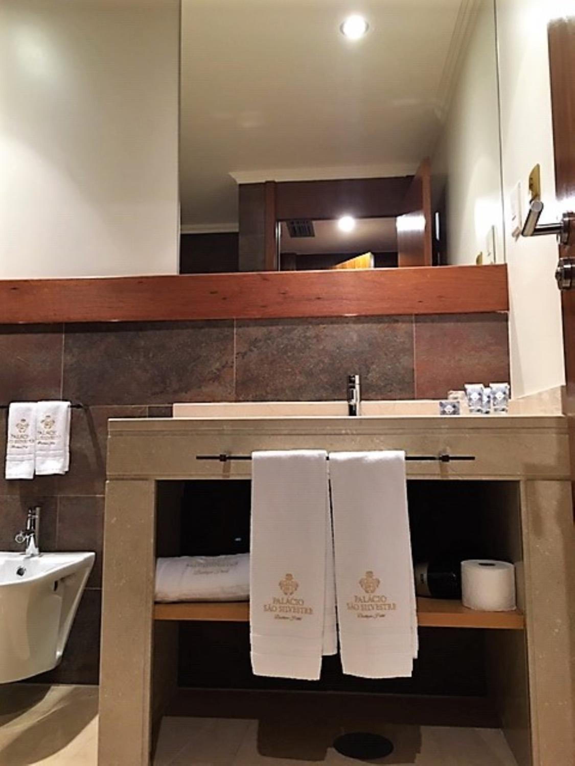 Noble Double Room - Photo 8