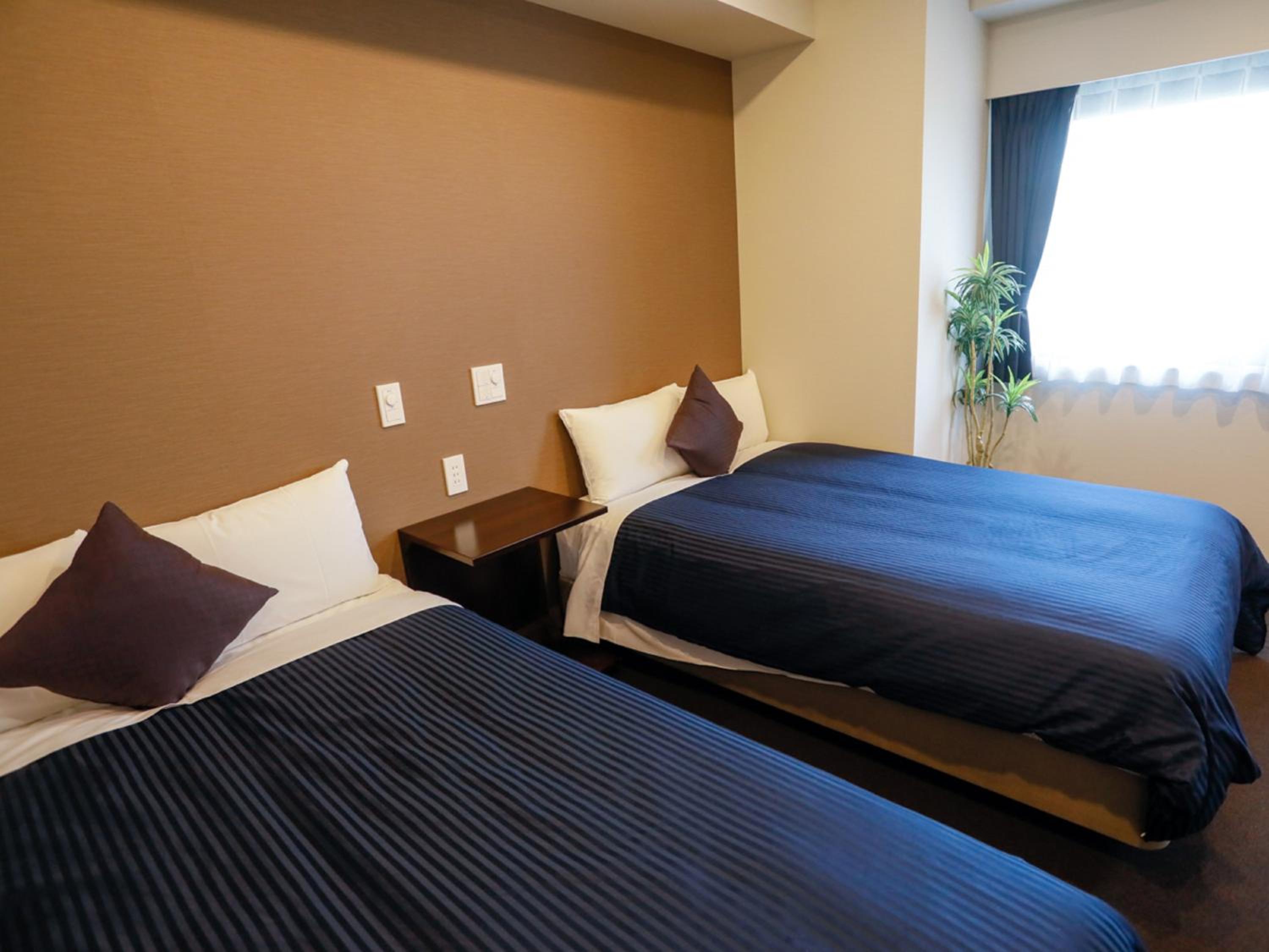 Twin Room - Non-Smoking photo 3