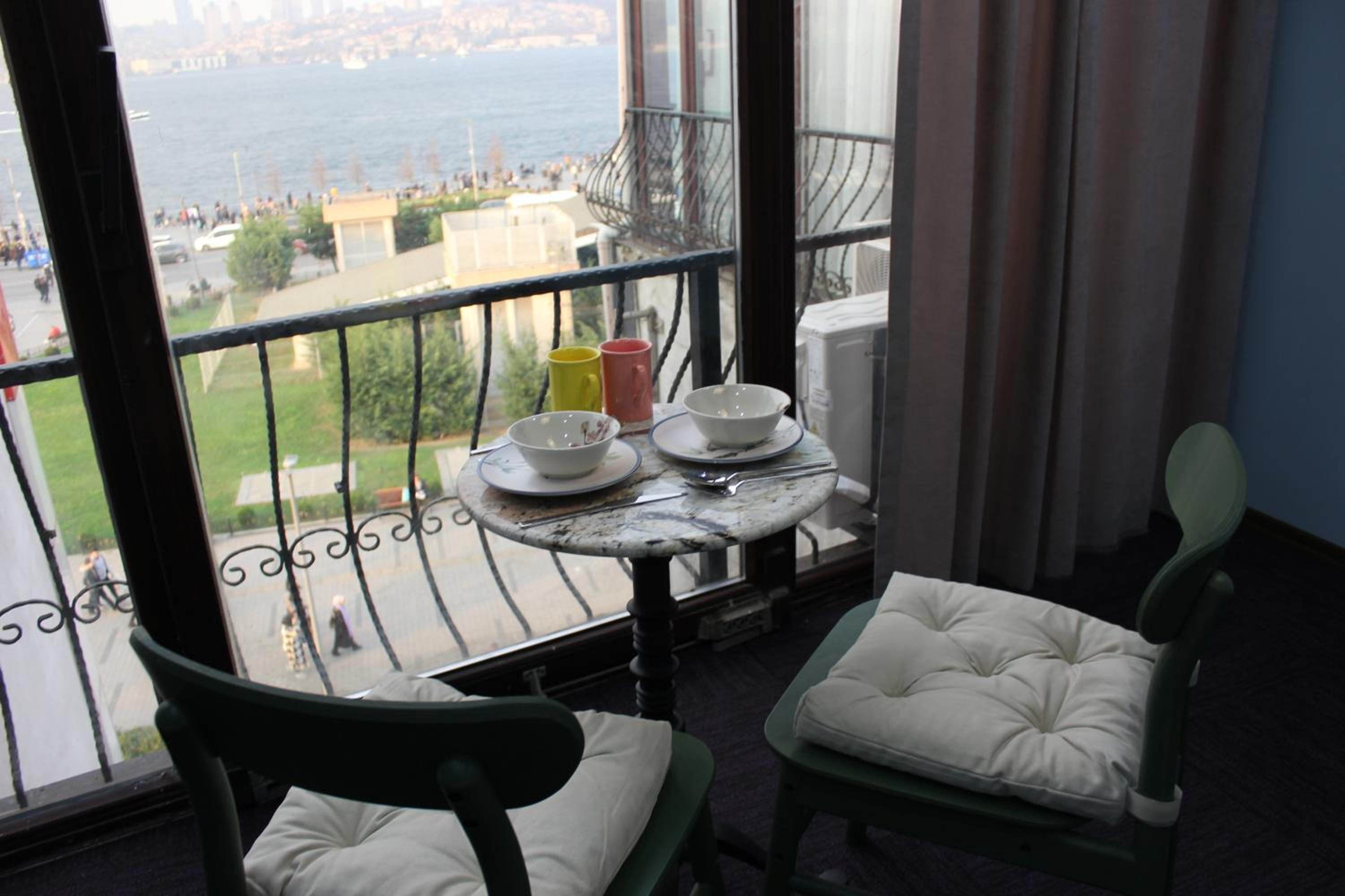 Deluxe Double Room with Bath photo 3