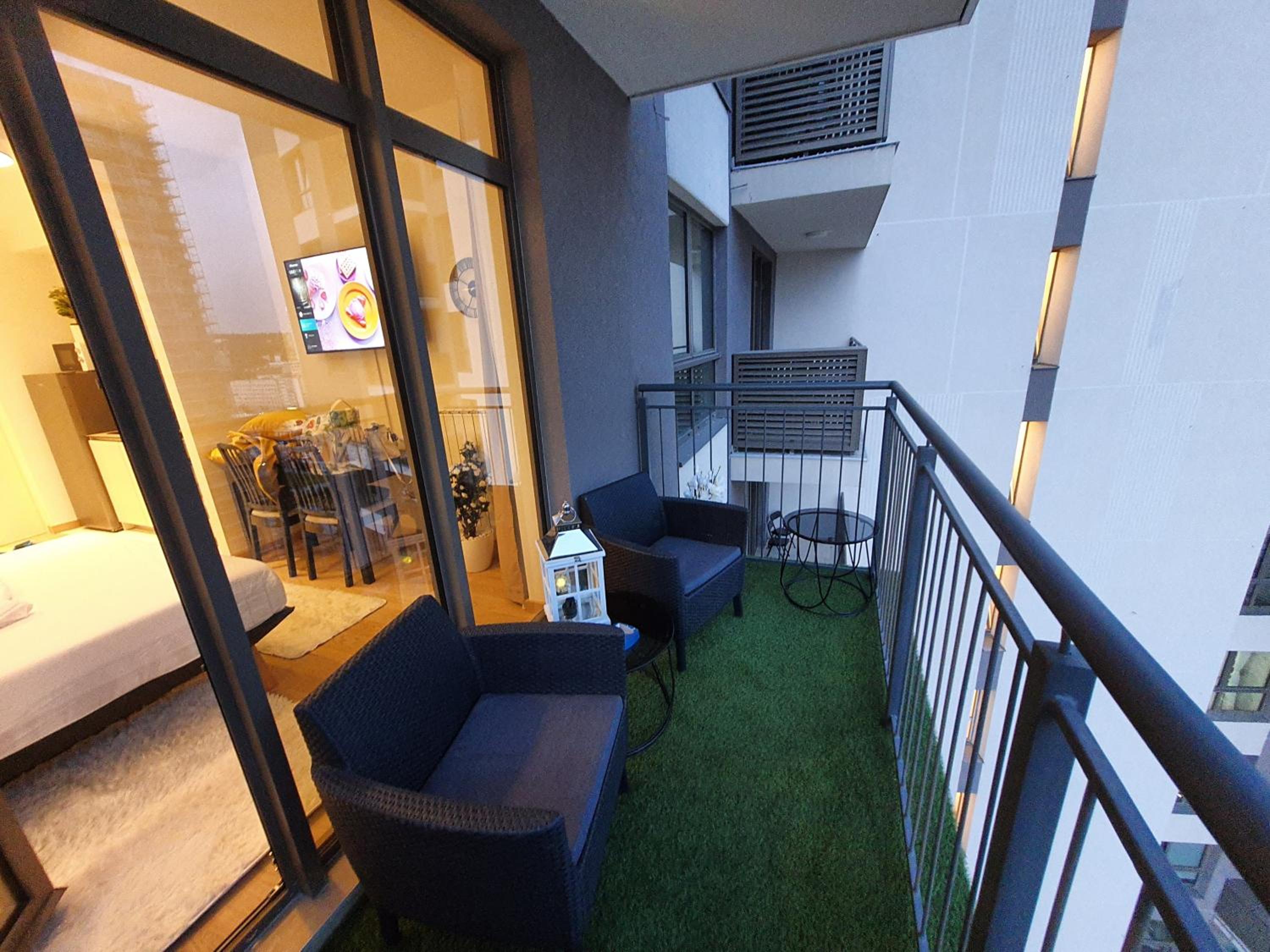 Apartment with Terrace - Photo 14