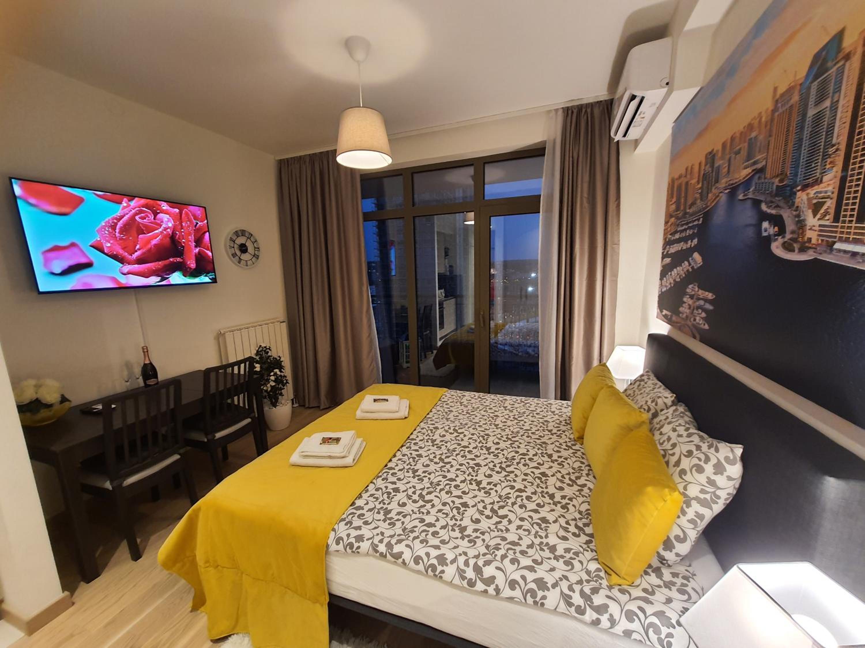 Apartment with Terrace - Photo 1