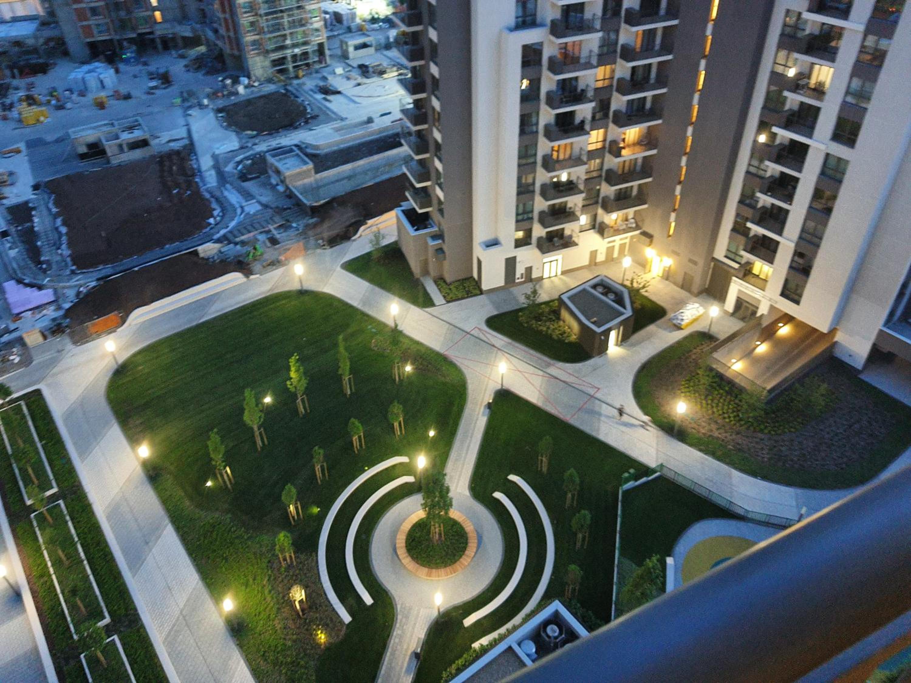 Apartment with Terrace - Photo 10