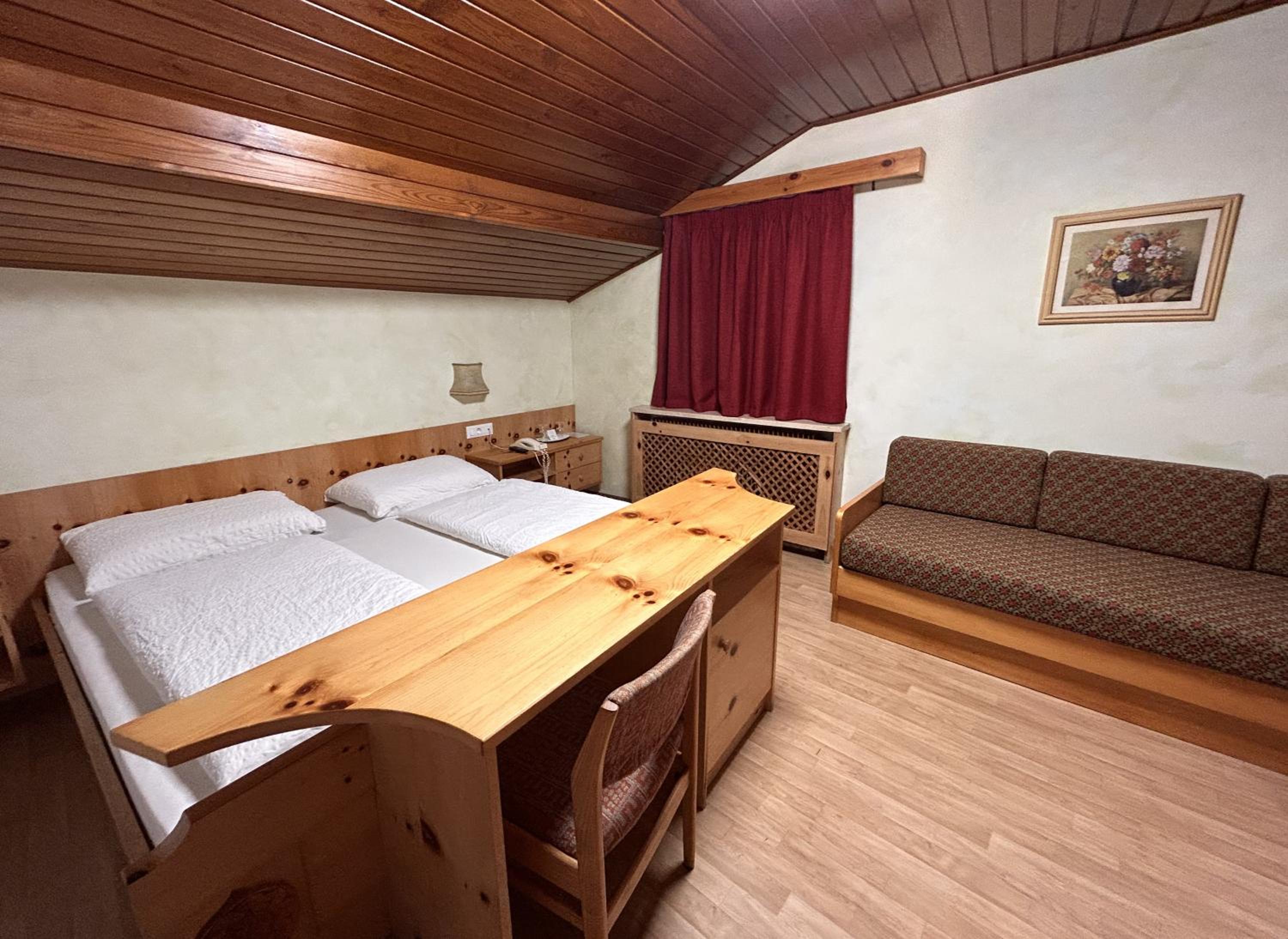 Standard Double Room photo 2