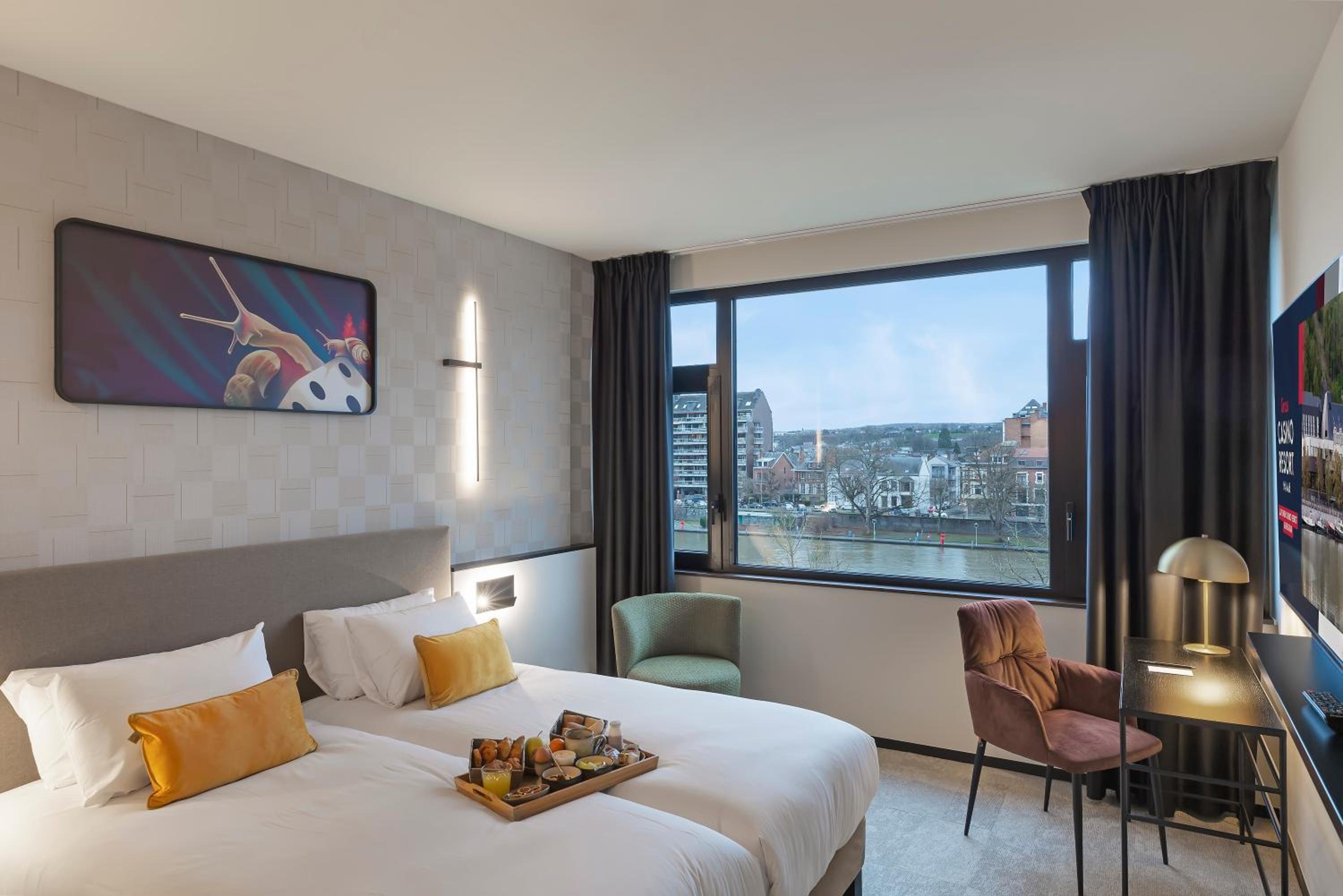 Classic Twin Room with River View - Photo 1