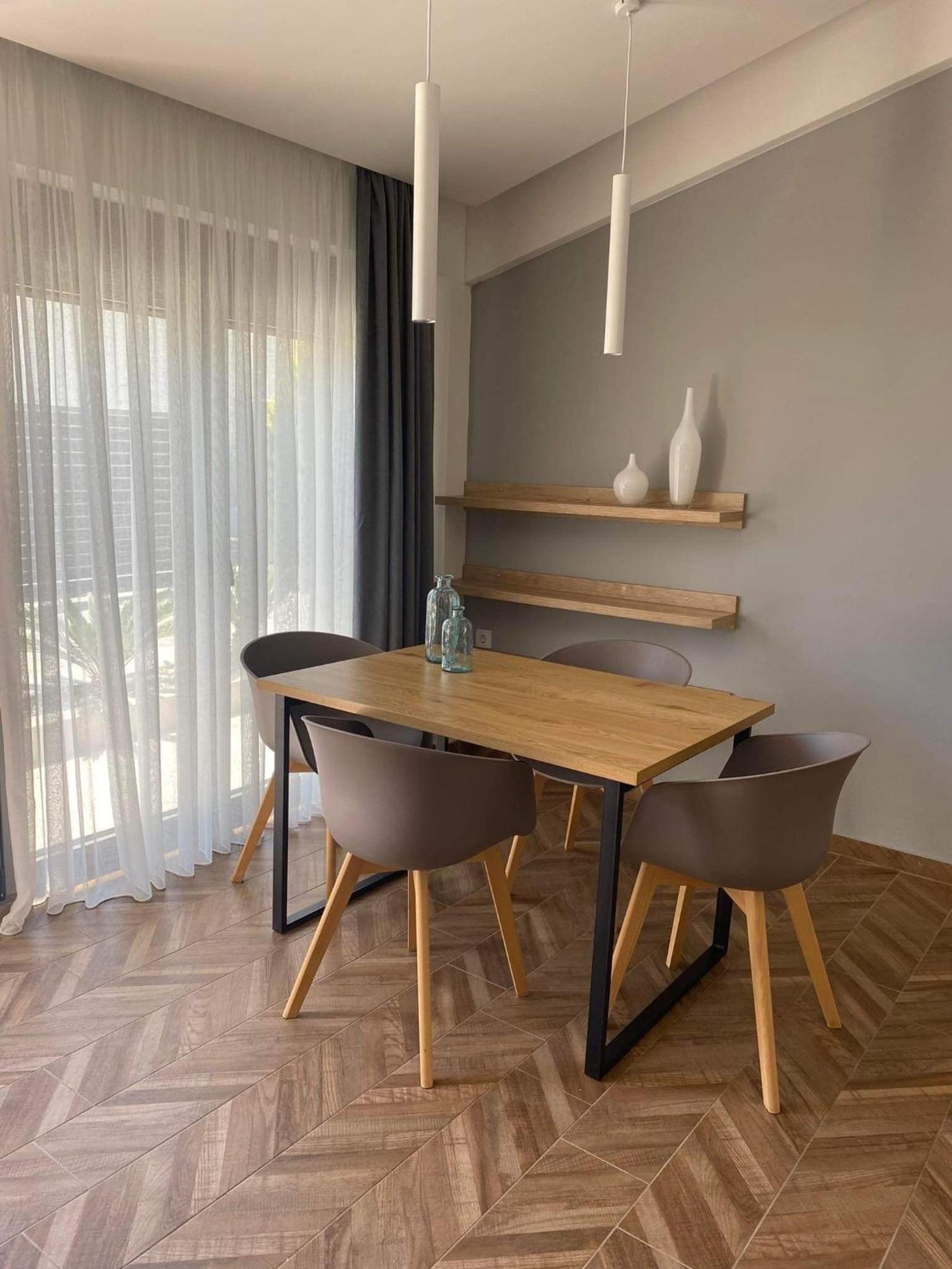 One-Bedroom Apartment photo 2