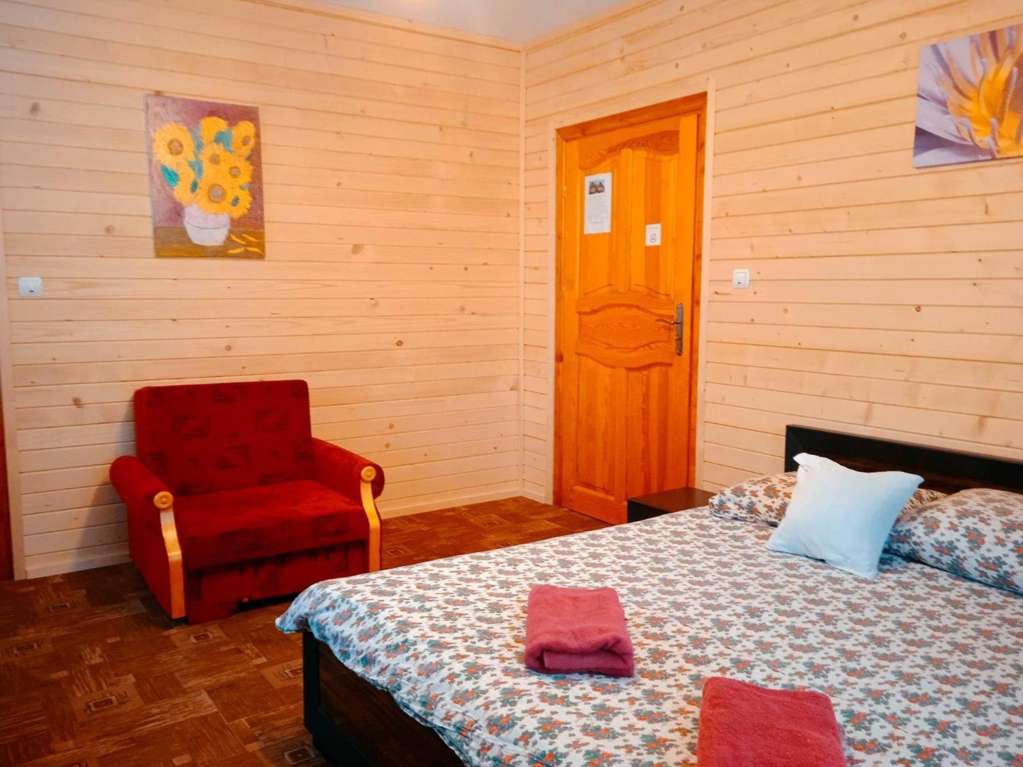 Large Double Room - Photo 4