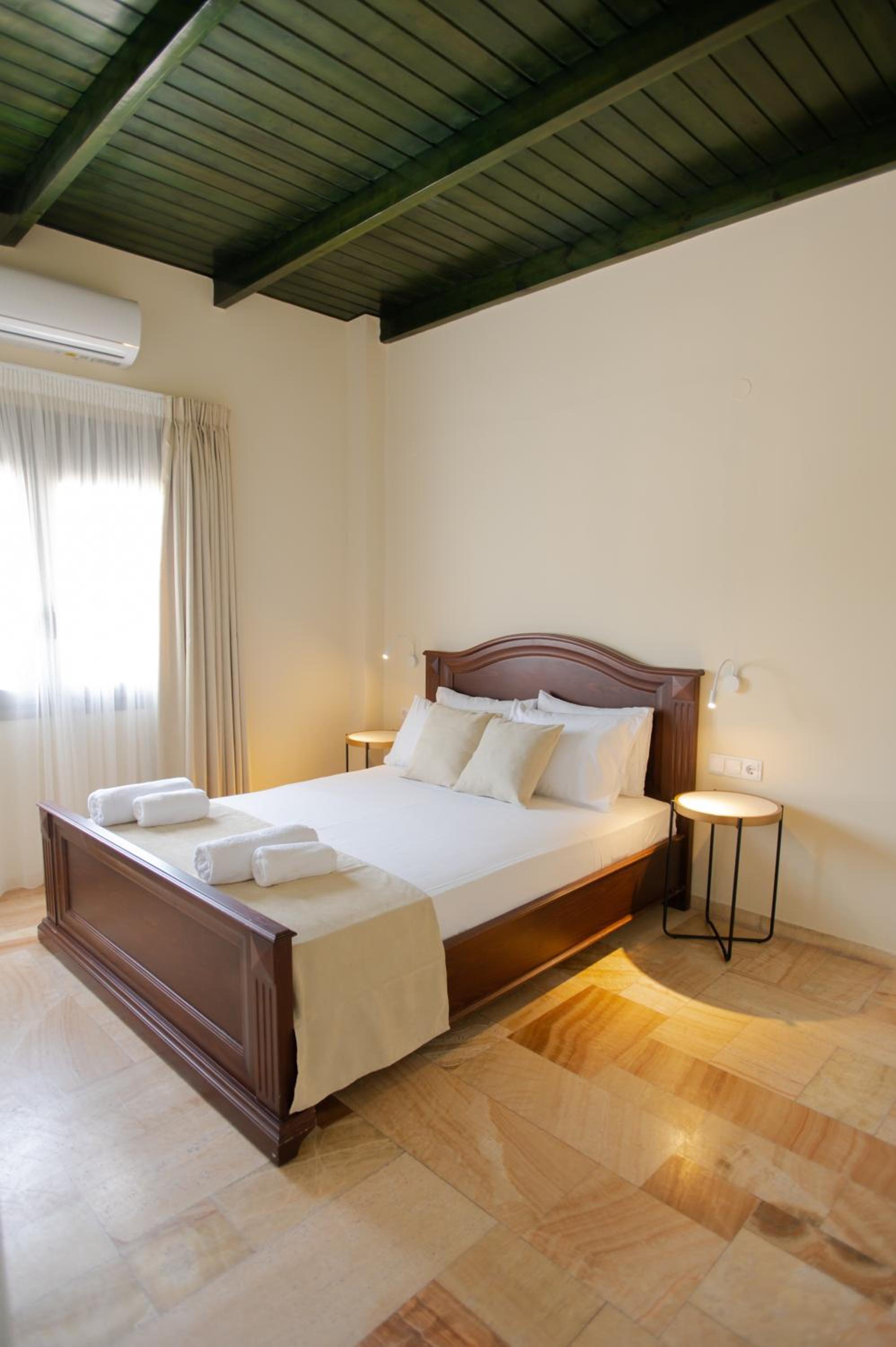 Two-Bedroom Apartment with Pool View photo 1