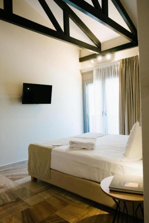 Three-Bedroom Apartment with Pool View photo 3