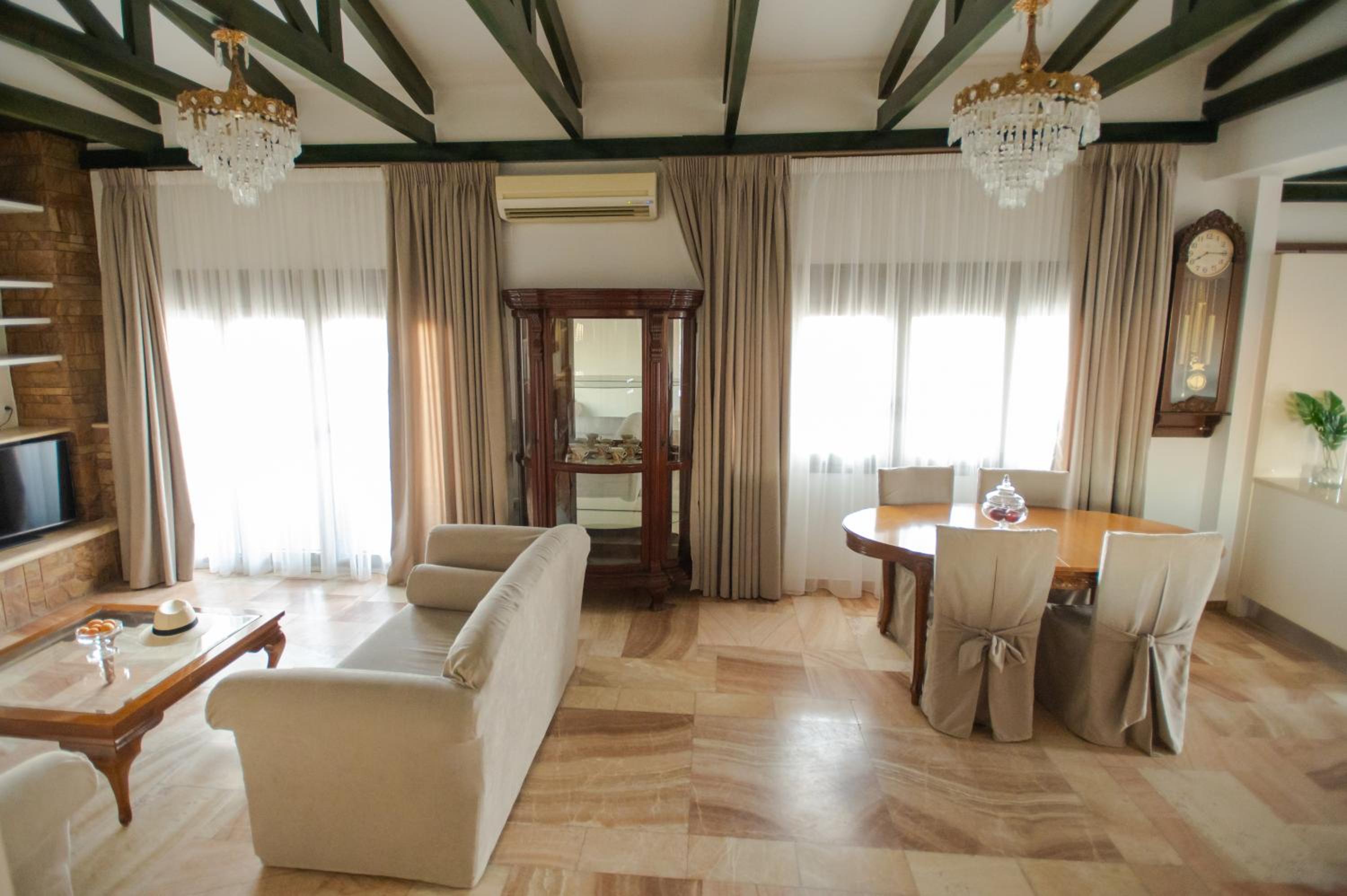 Three-Bedroom Apartment with Pool View photo 1
