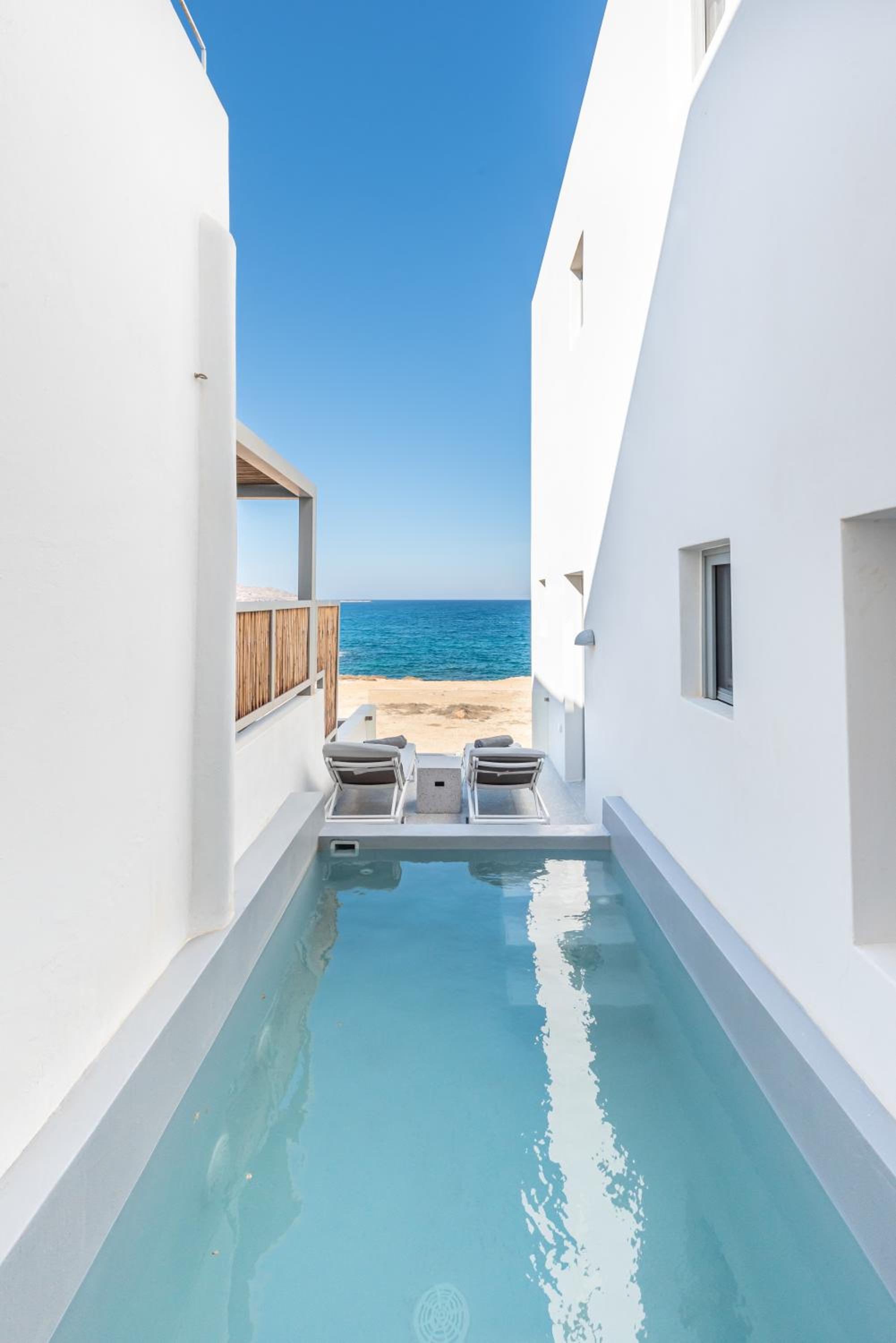 Suite with Private Plunge Pool & Sea View