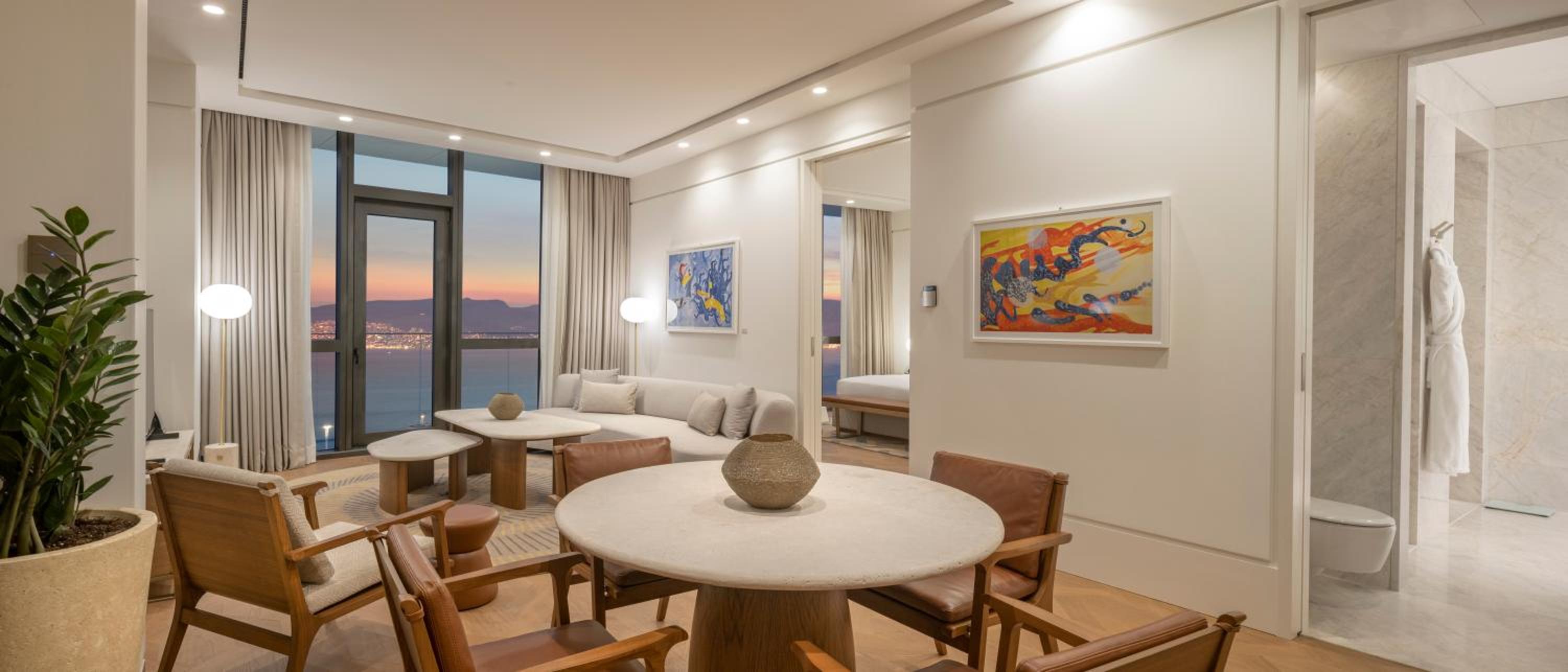Grand Suite with Balcony - Photo 21