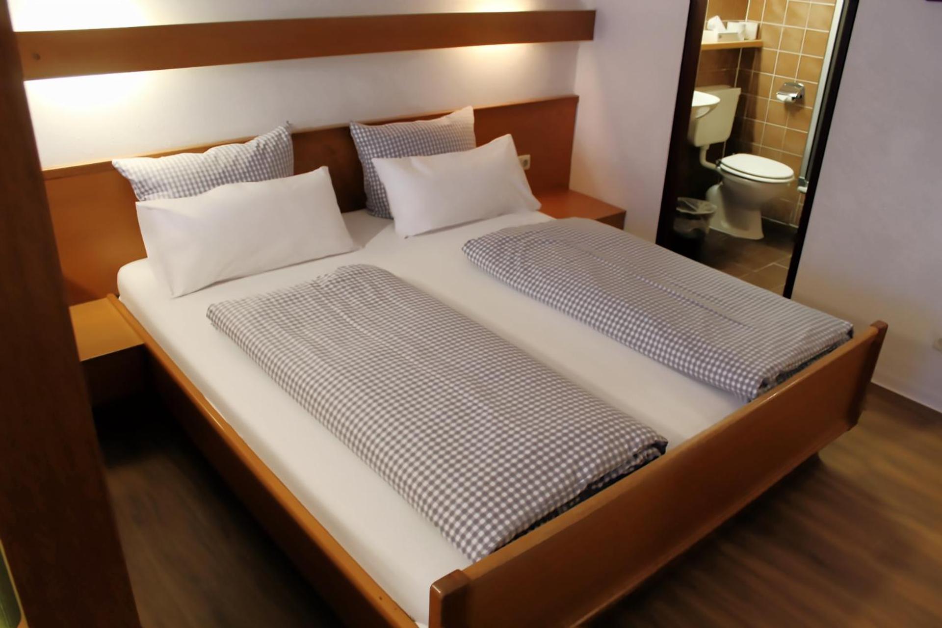 Double Room with Mountain View - Photo 6