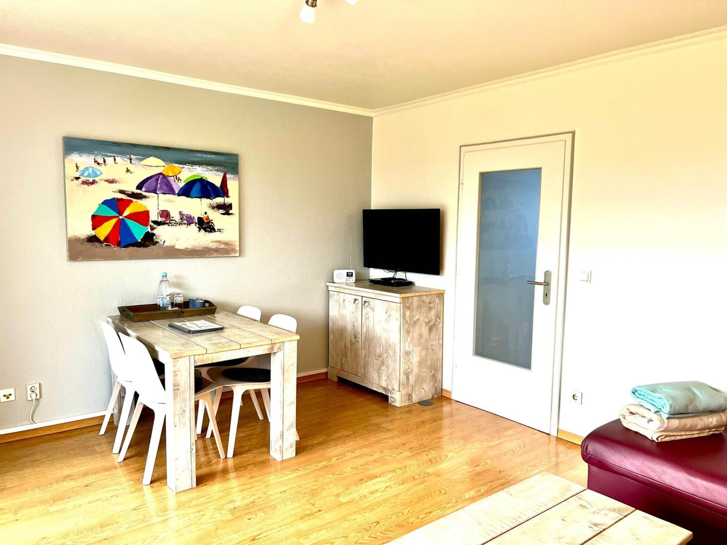 Apartment with Terrace - Photo 8