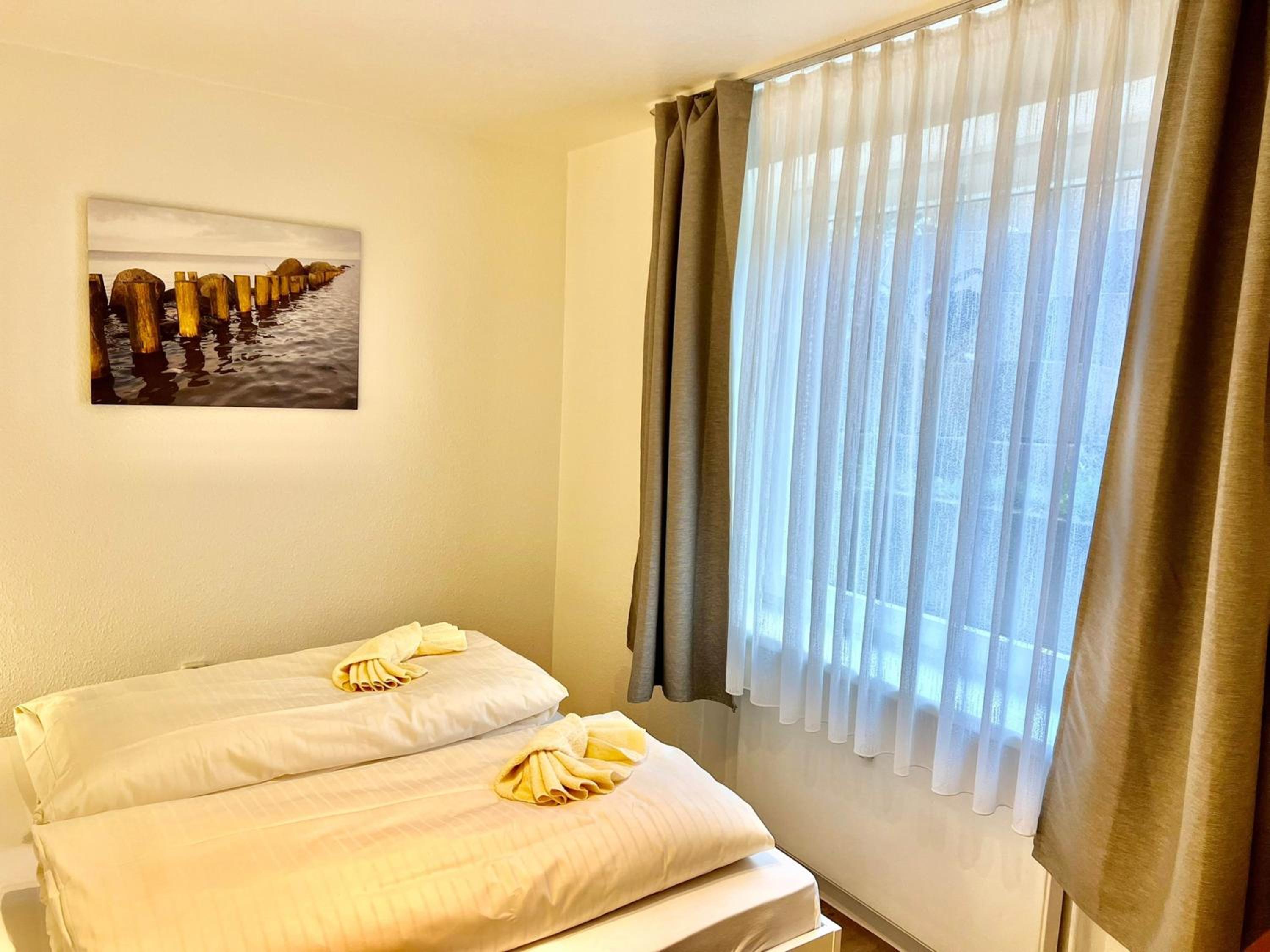 Apartment with Terrace - Photo 13