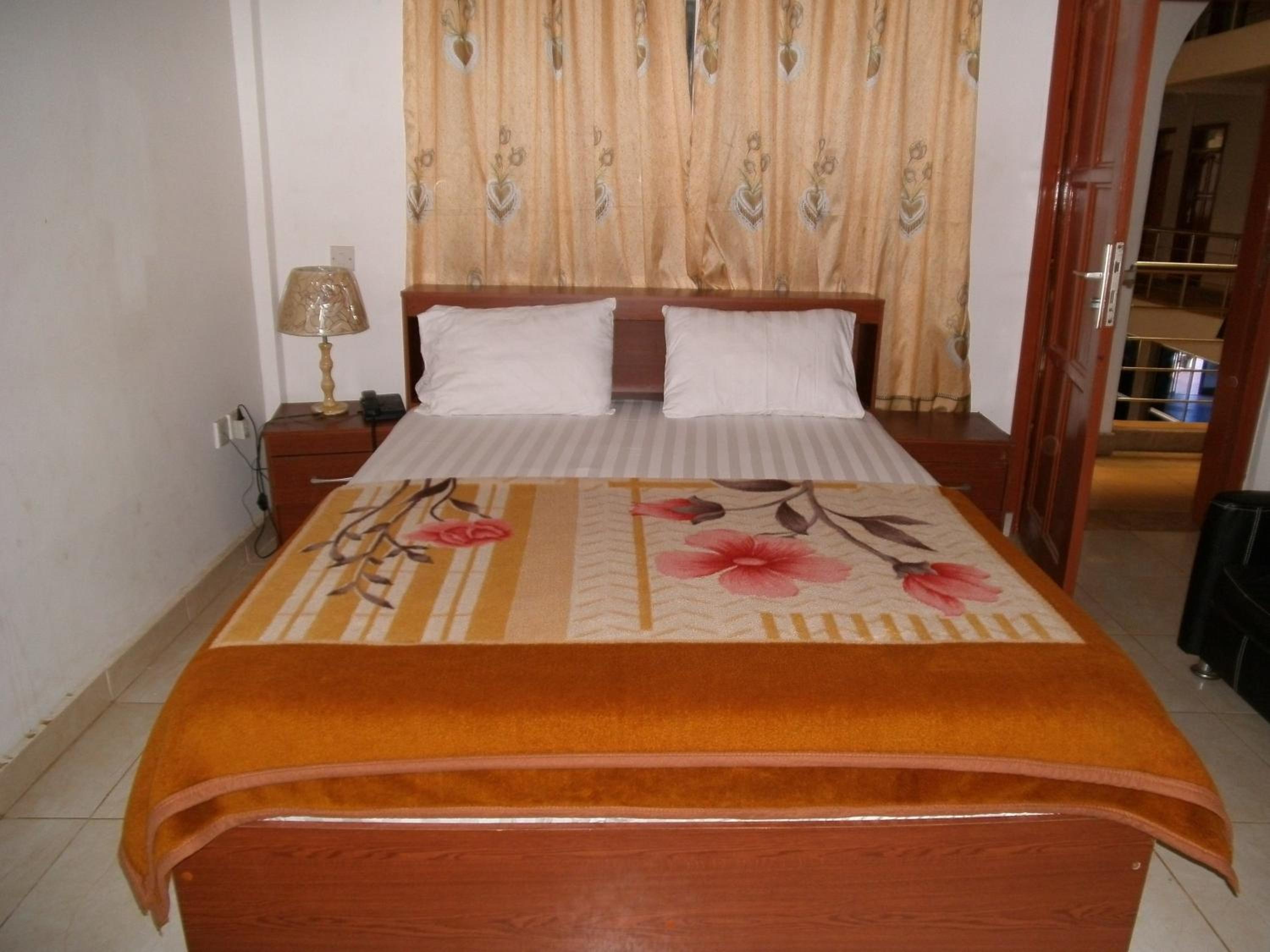 Large Single Room photo 2