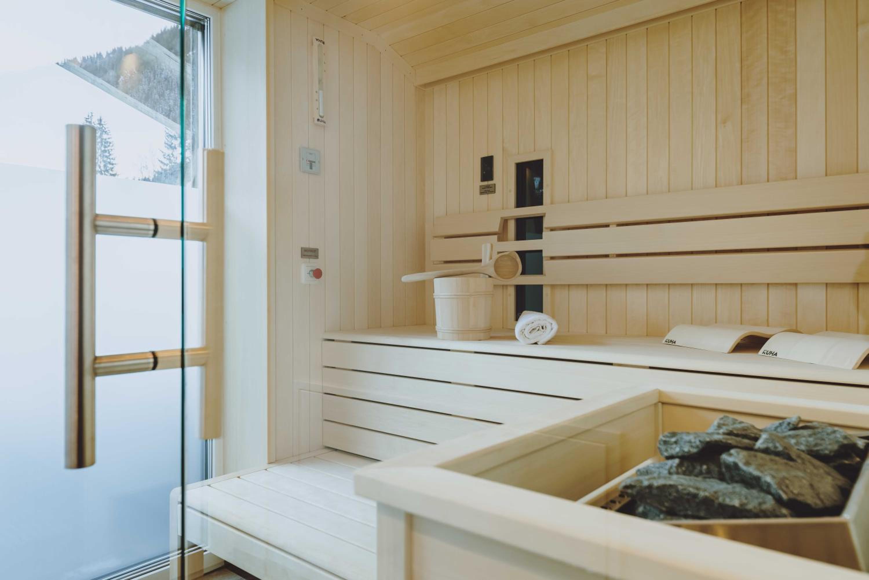 Penthouse Suite with Private Sauna and 2 bedrooms - Photo 8