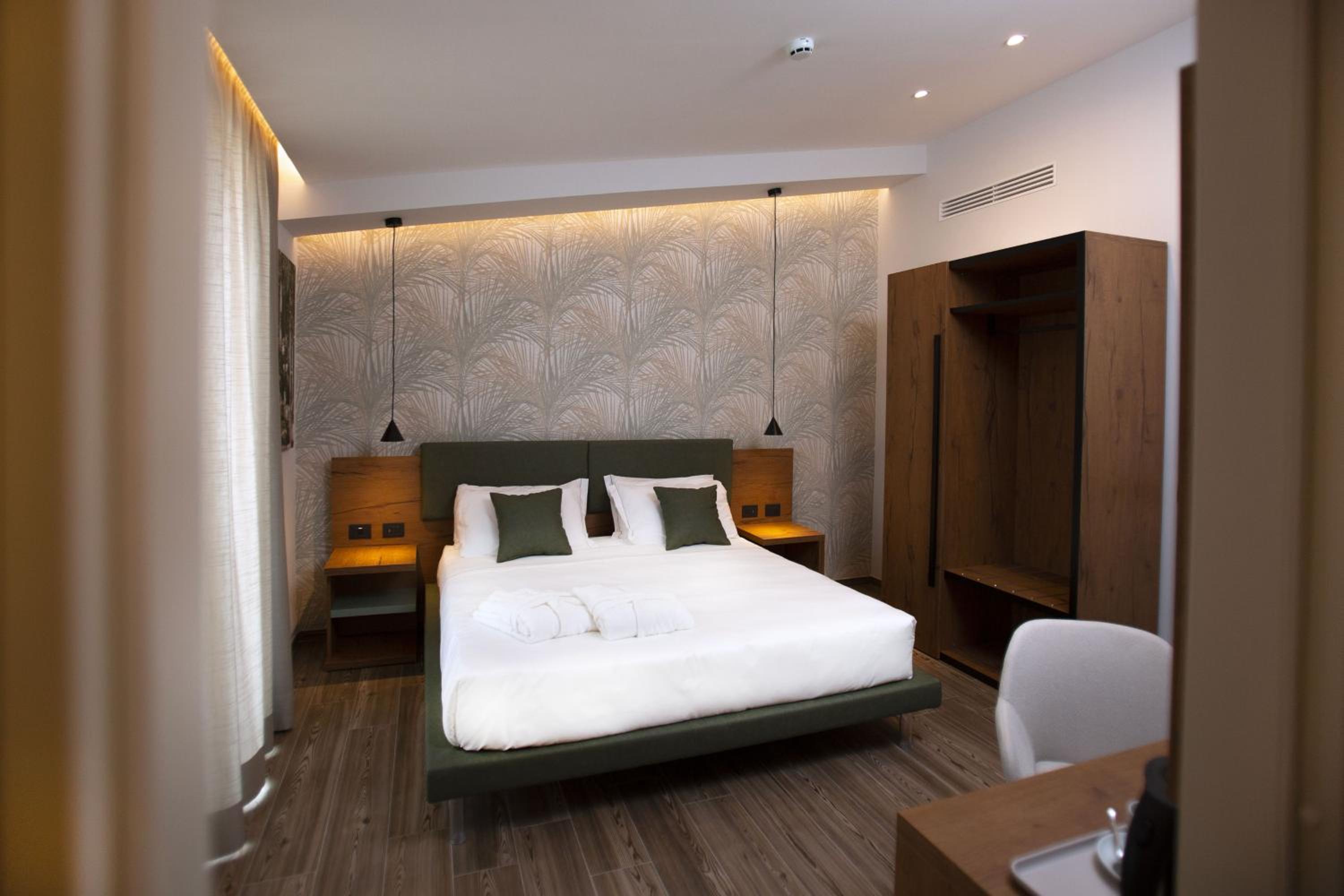 Double or Twin Room with Mountain View - Photo 5
