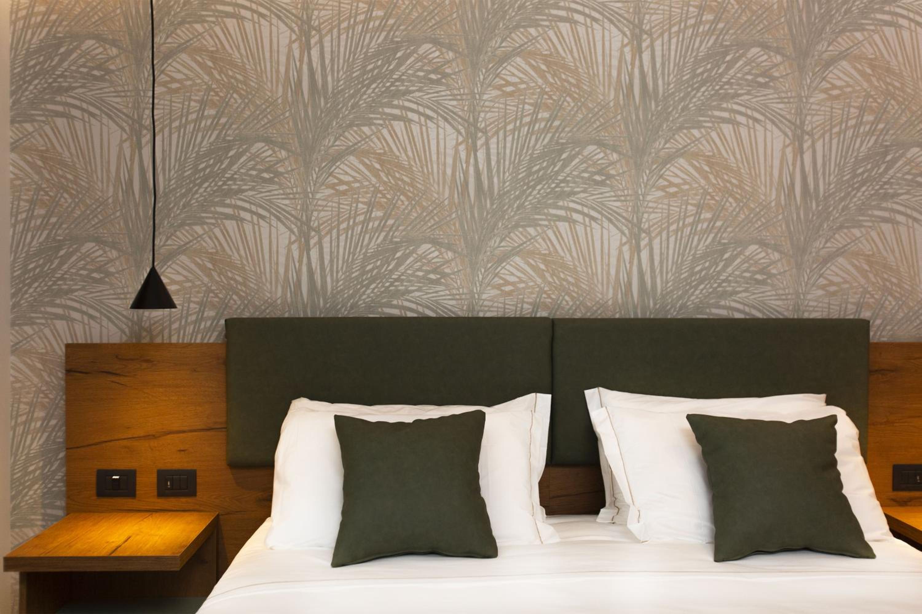 Double or Twin Room with Mountain View - Photo 2