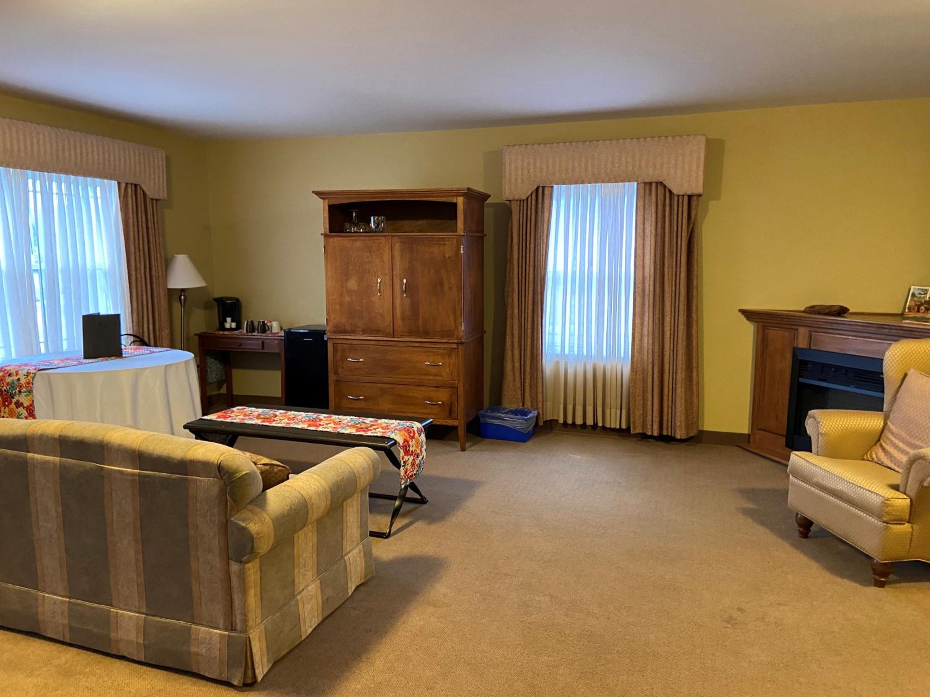 Deluxe Family Suite photo 2