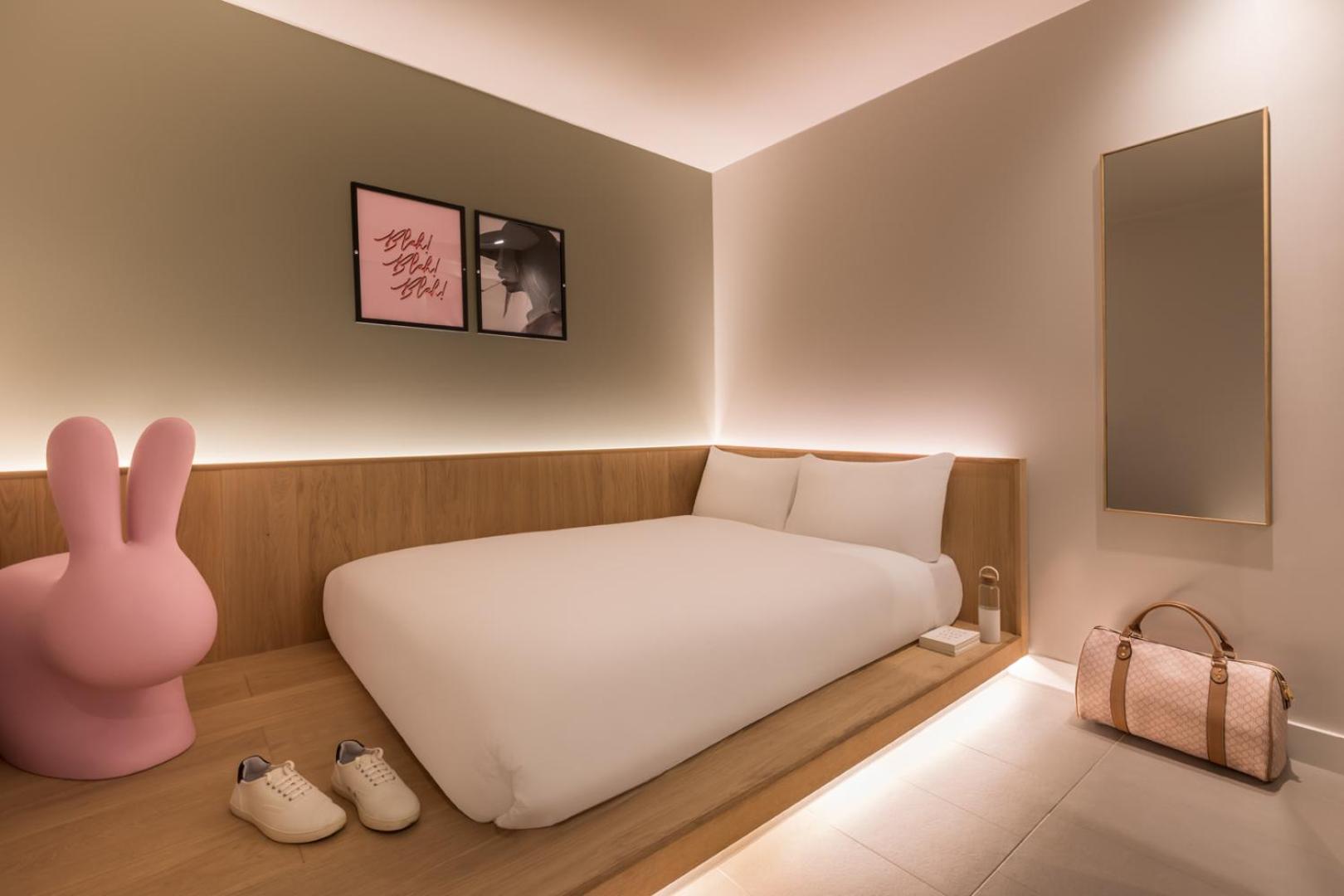 Compact Windowless Room