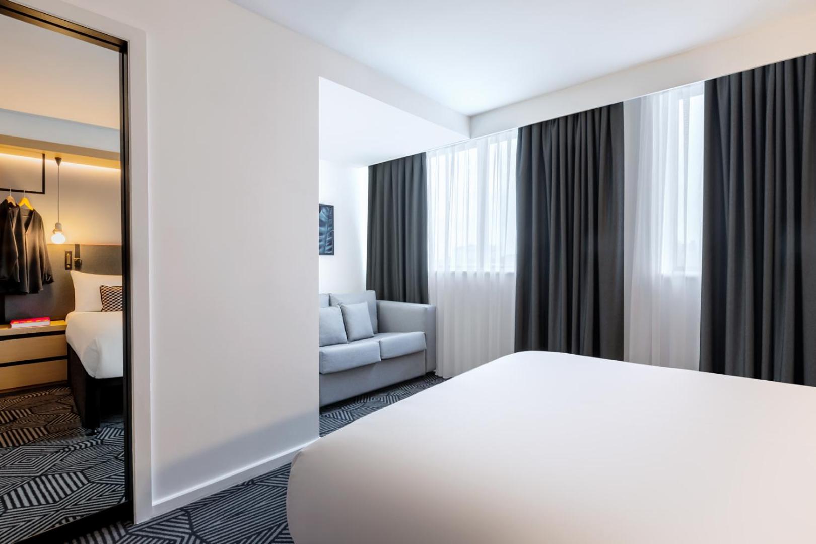 Modern Room thumbnail 6