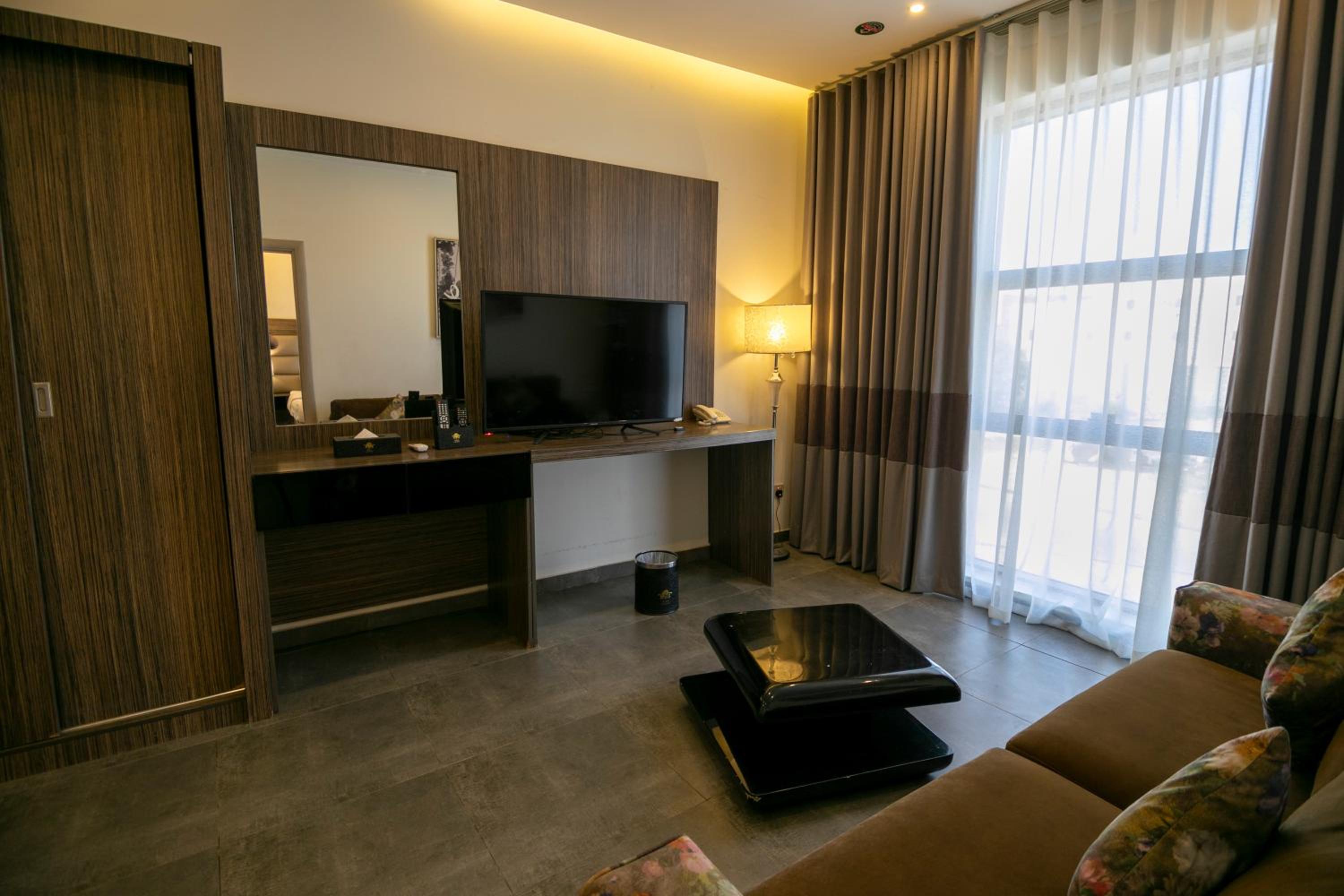 One-Bedroom Suite