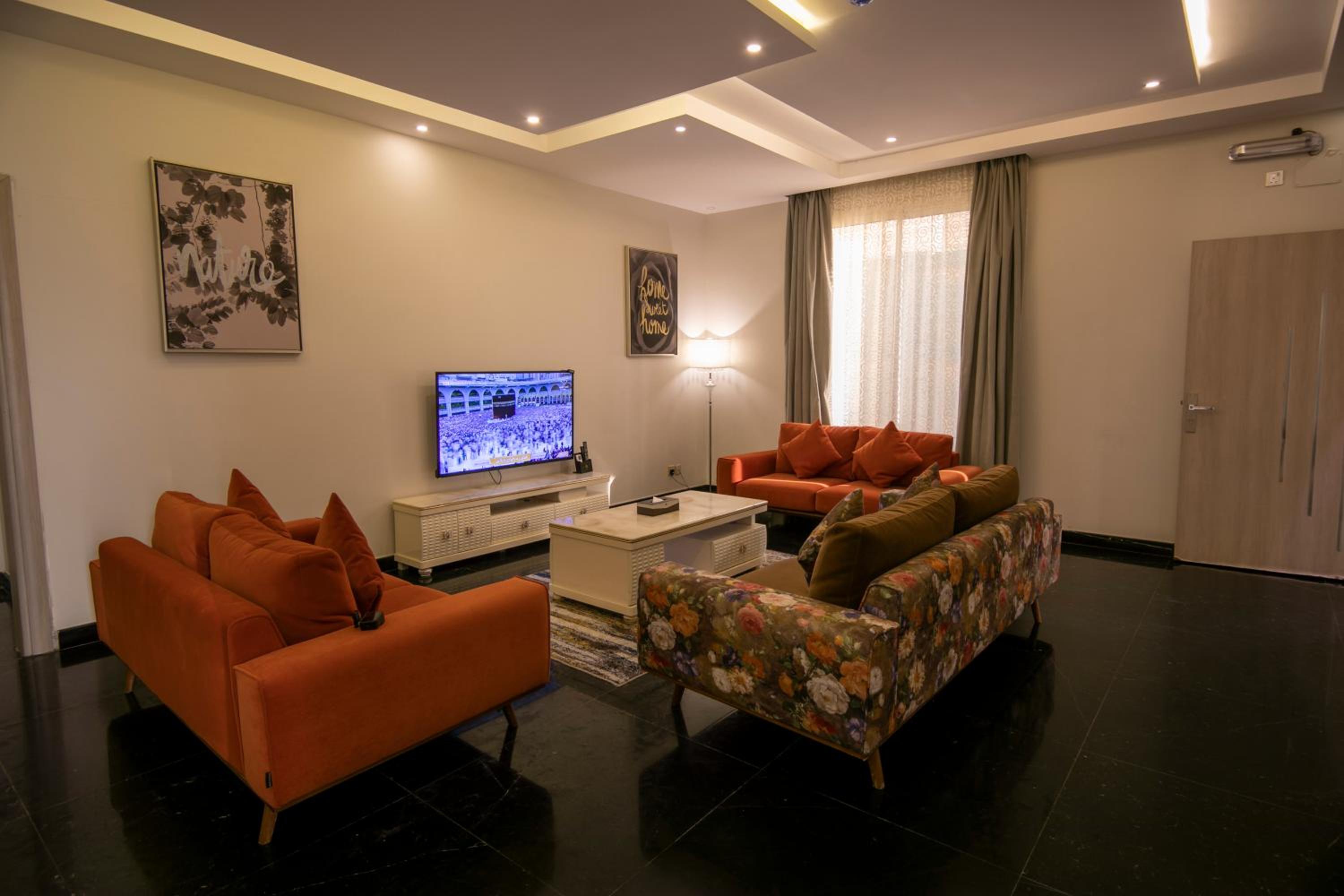 Three-Bedroom Villa photo 2