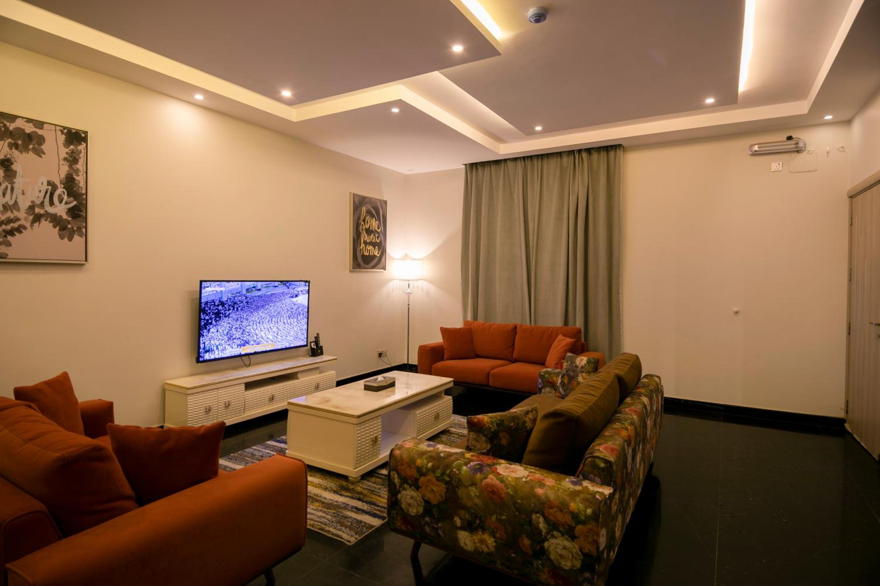 Three-Bedroom Villa photo 3