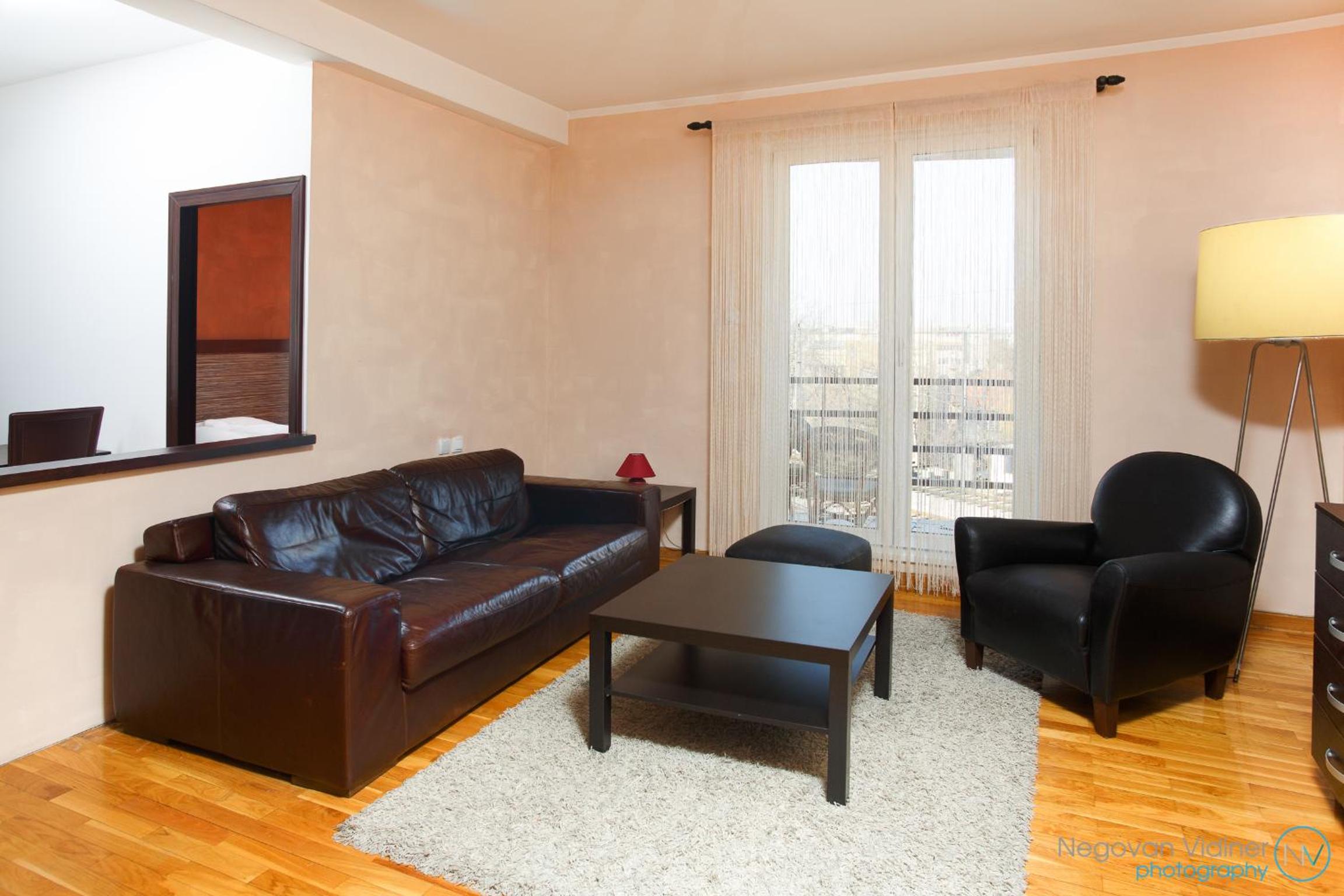 Suite with Pool View - Photo 15