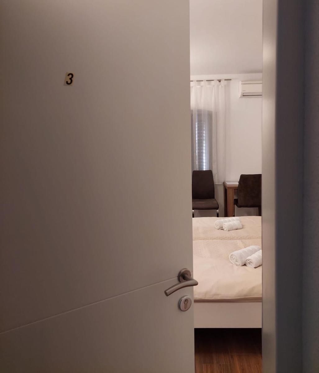 Double Room with Private Bathroom photo 2