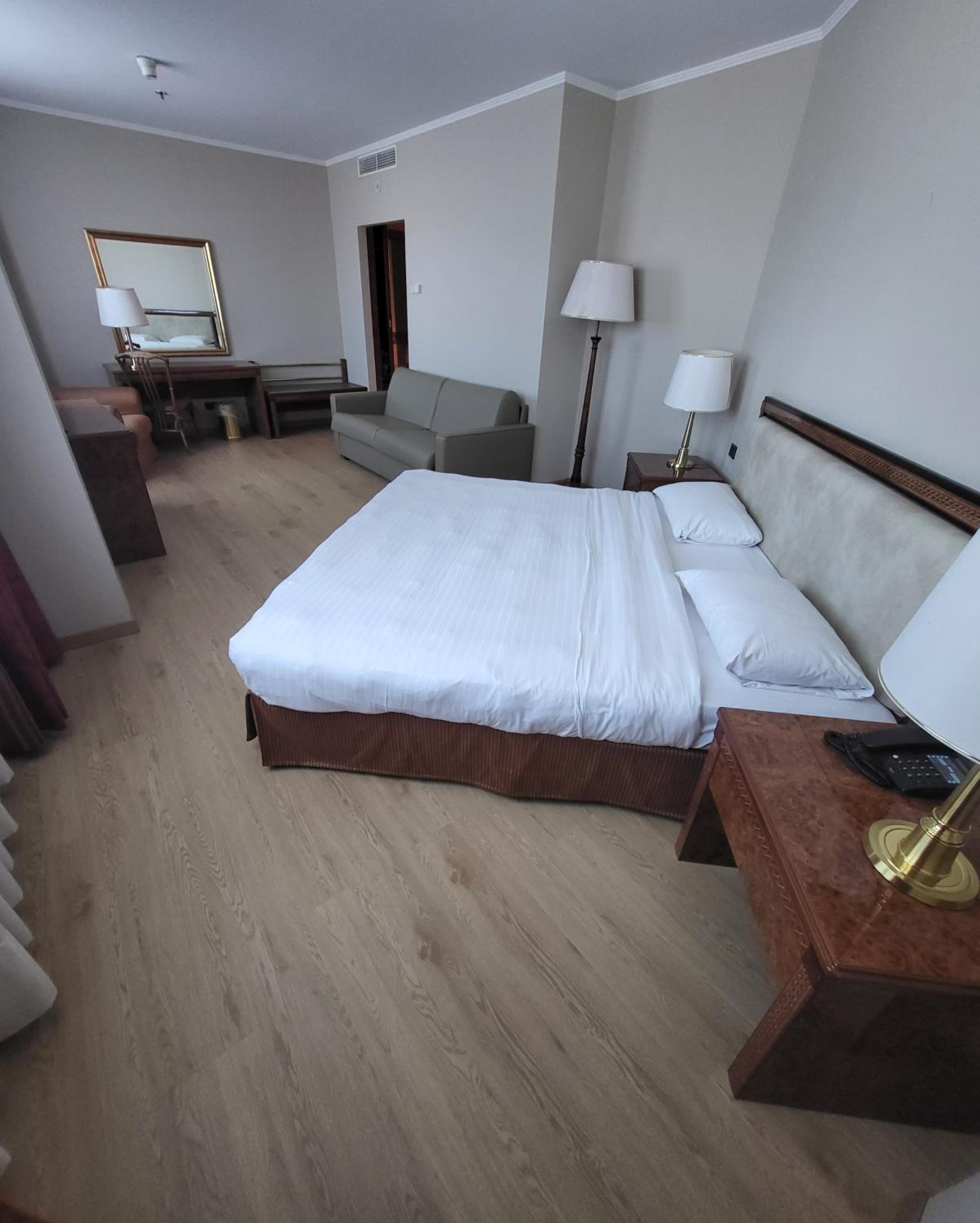 Family Junior Suite - Photo 11