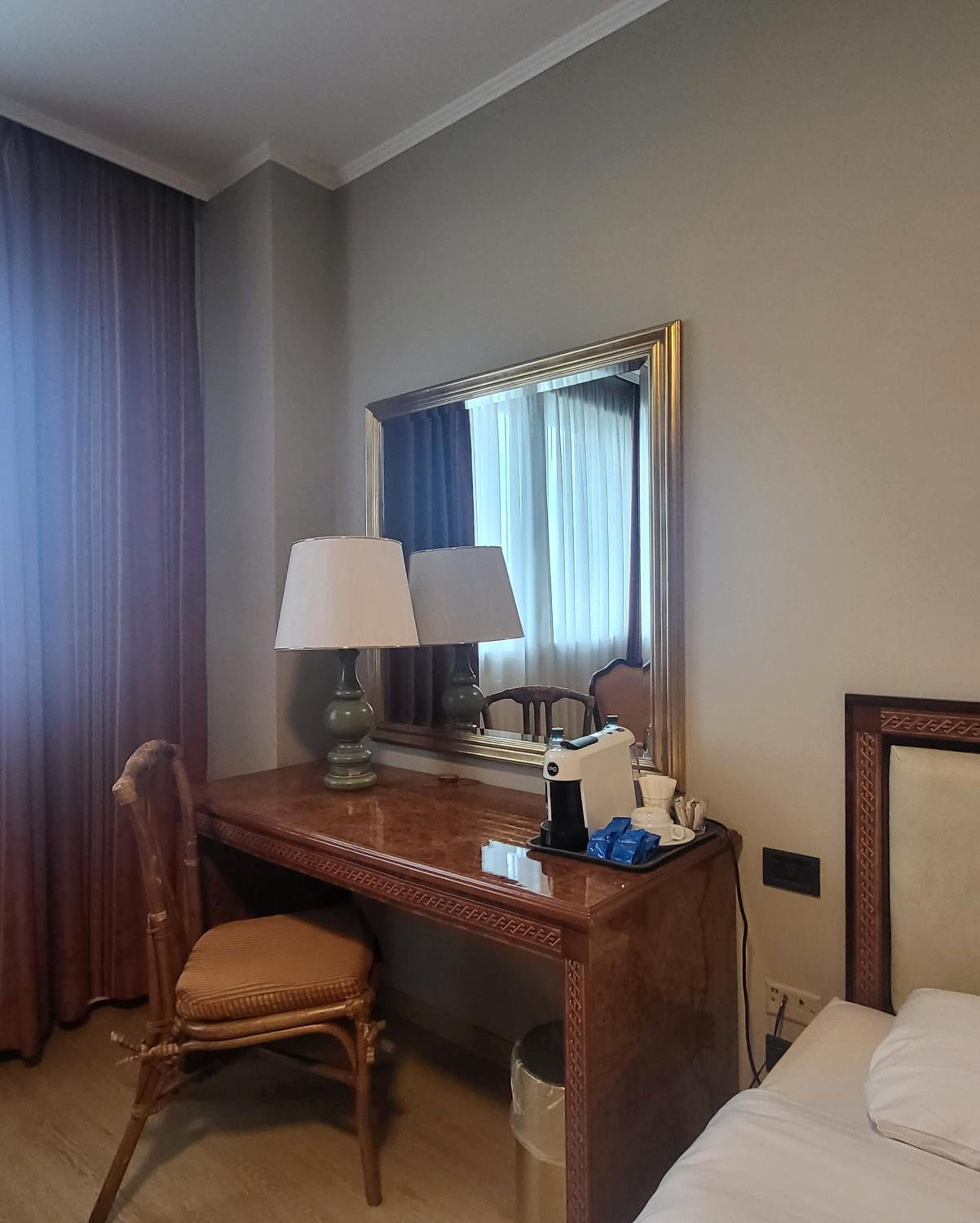 Deluxe Twin Room - Photo 6