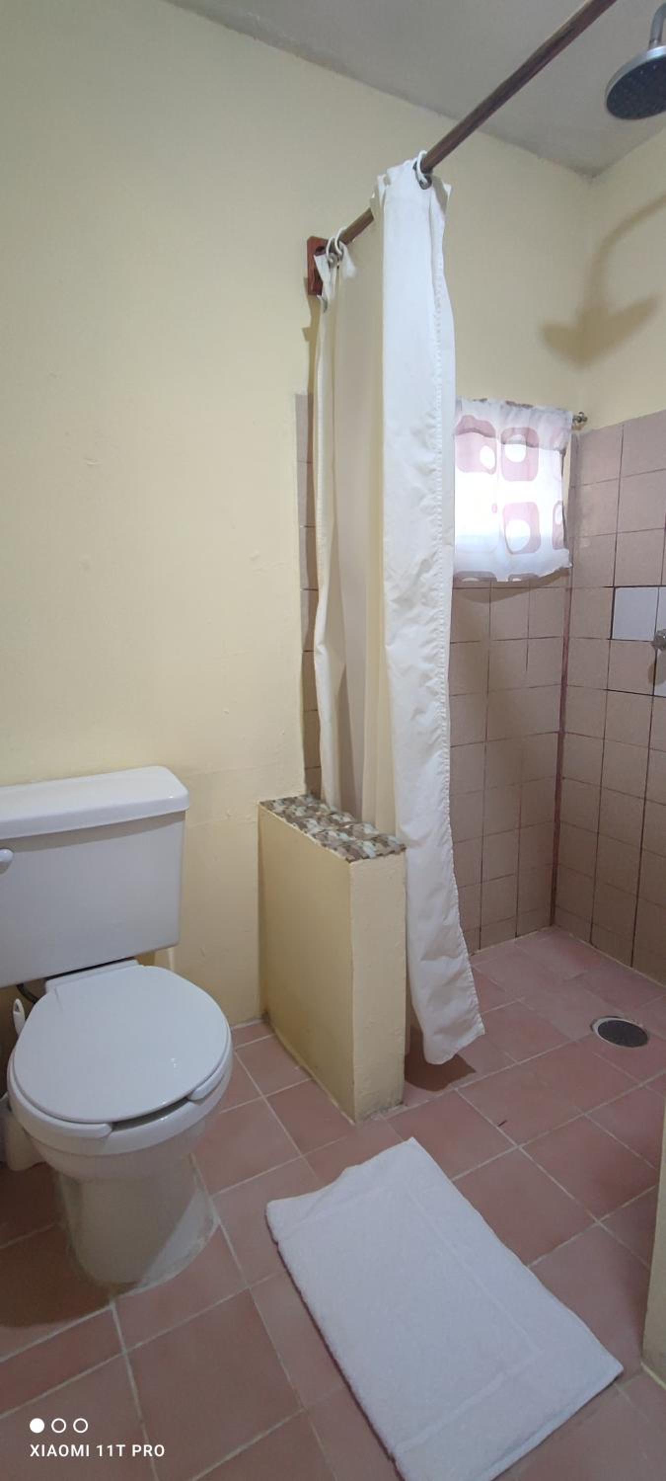Twin Room - Photo 10