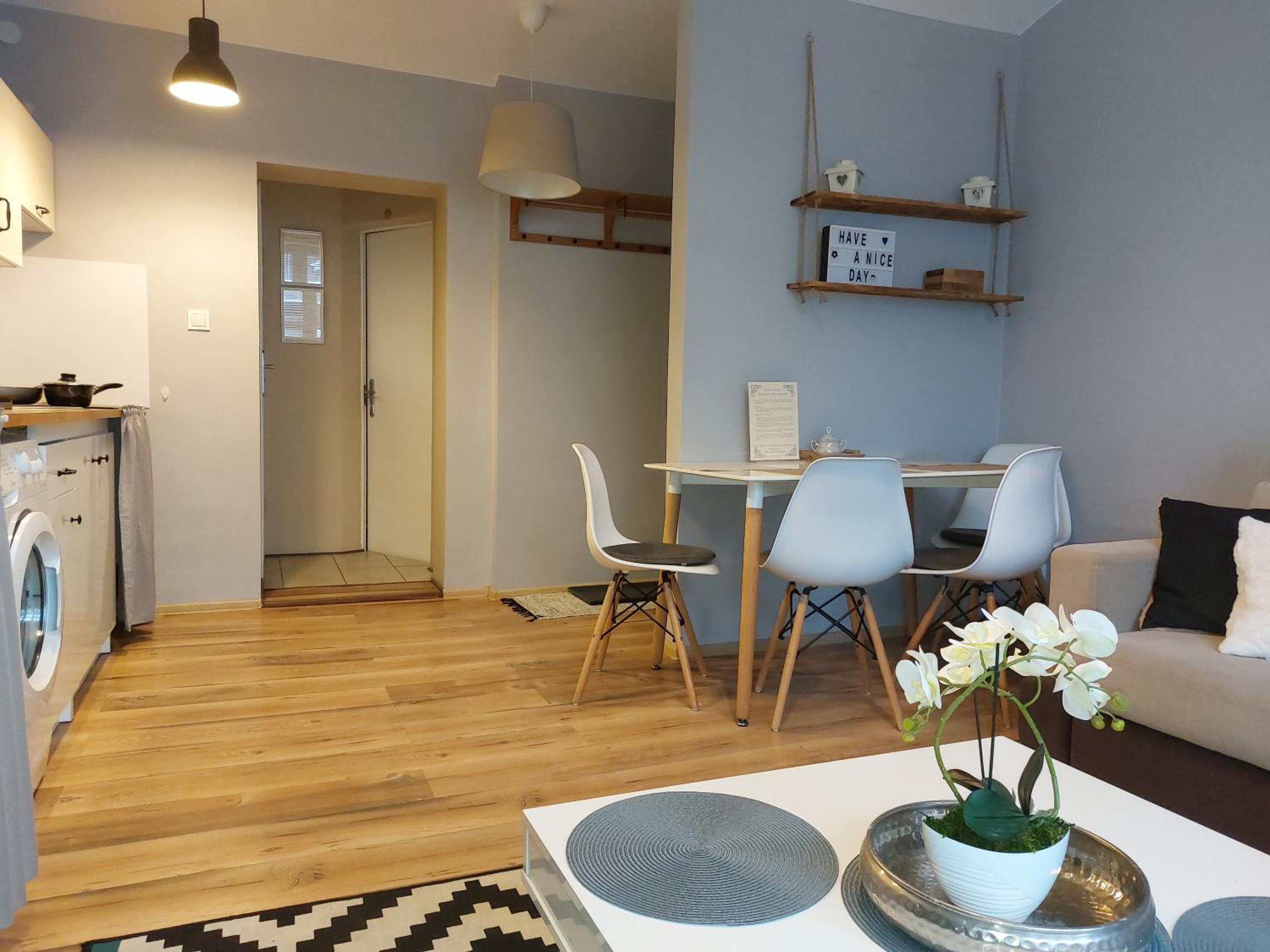 One-Bedroom Apartment - Photo 9