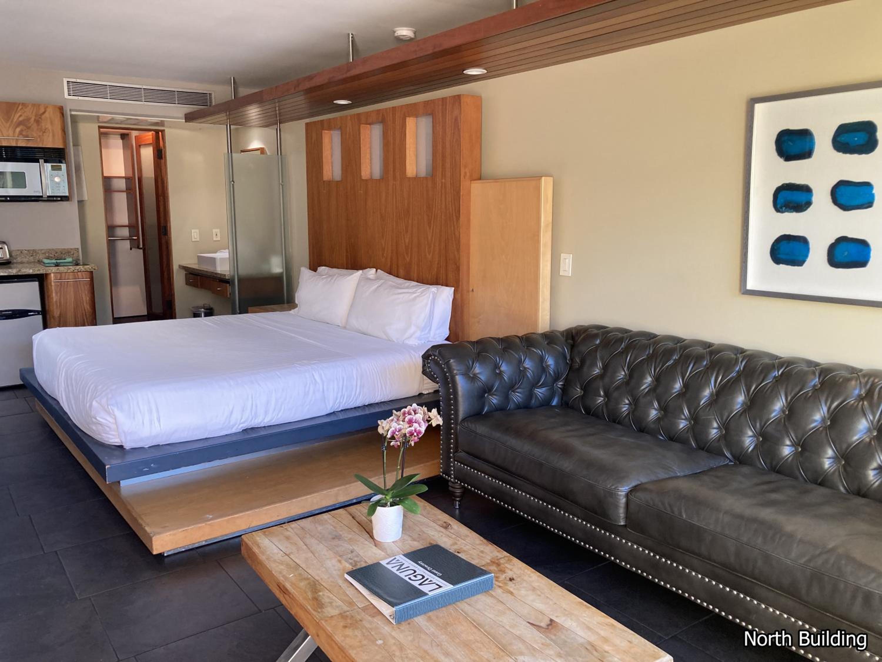 Deluxe King Room [North Building] - Photo 31