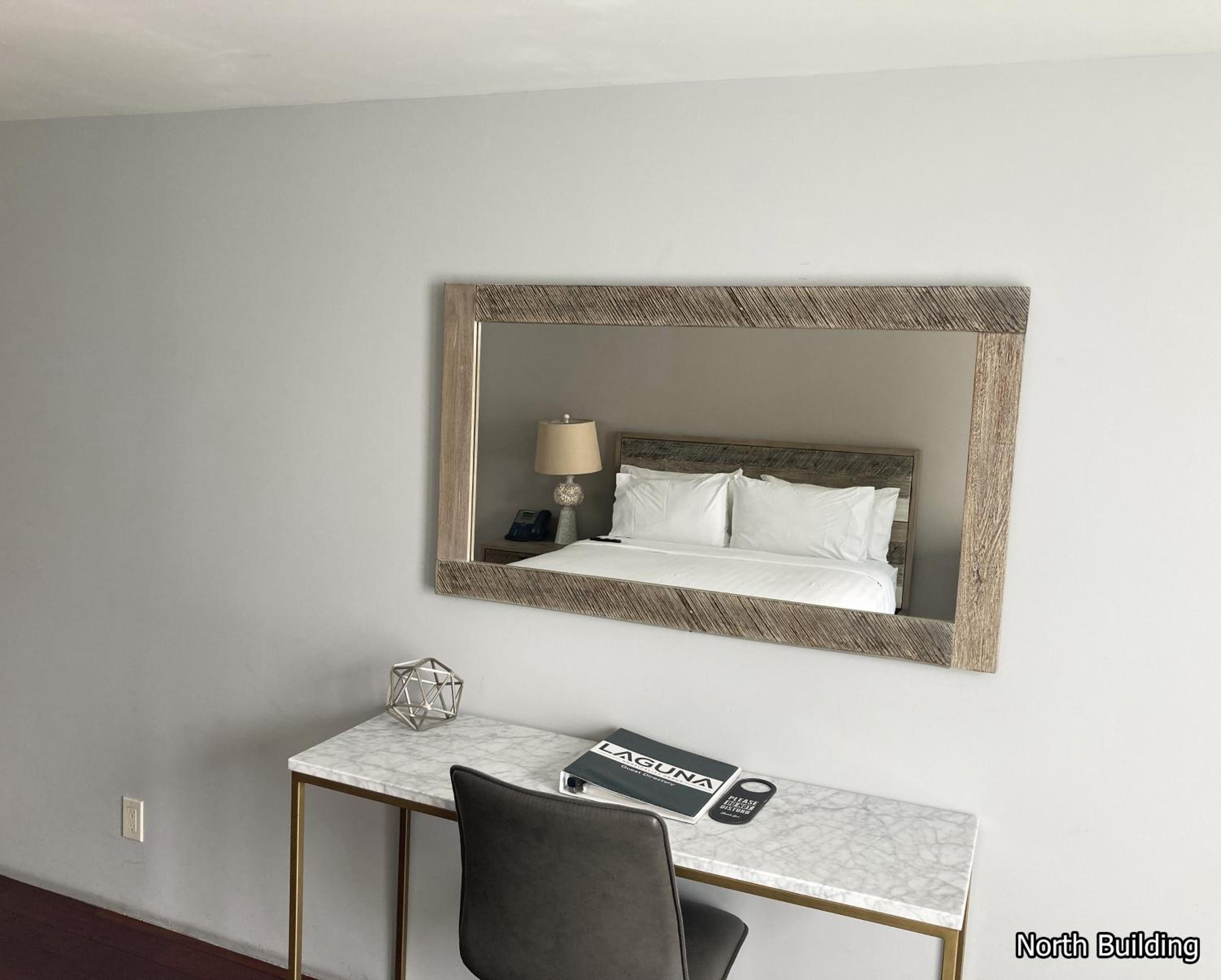 Deluxe Double Queen Room [North Building] - Photo 11